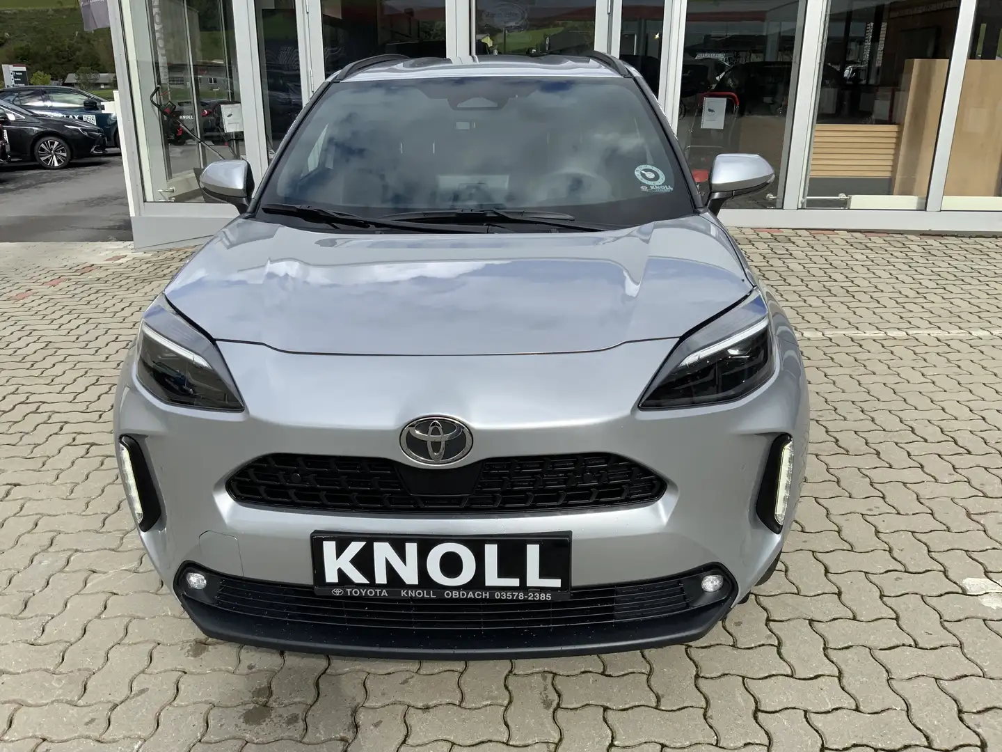 Toyota Yaris Cross Cross Hybrid AWD Active Drive Safetypaket kostenlo Silber - 2