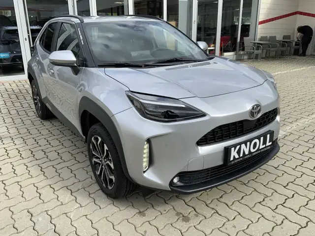 Toyota Yaris Cross Cross Hybrid AWD Active Drive Safetypaket kostenlo