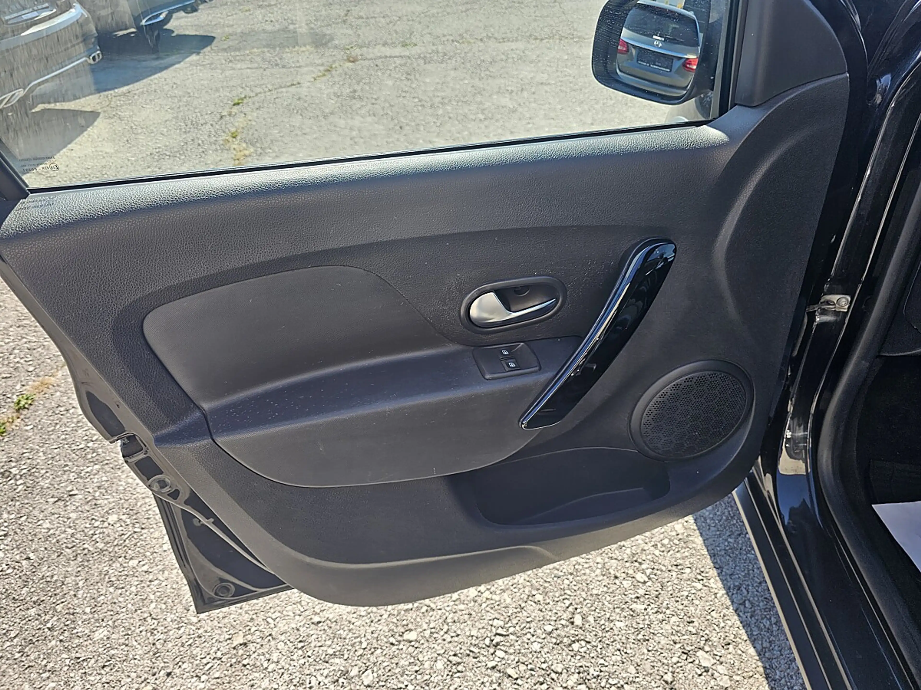 Dacia Logan MCV Celebration TCe 90 1-Hand Pickerl+Service-N... — photo 9