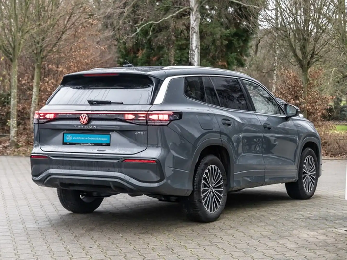 Volkswagen Tayron 1.5 eTSi Life AHK R-Kamera 18Zoll SideAssist AC... Grau - 2