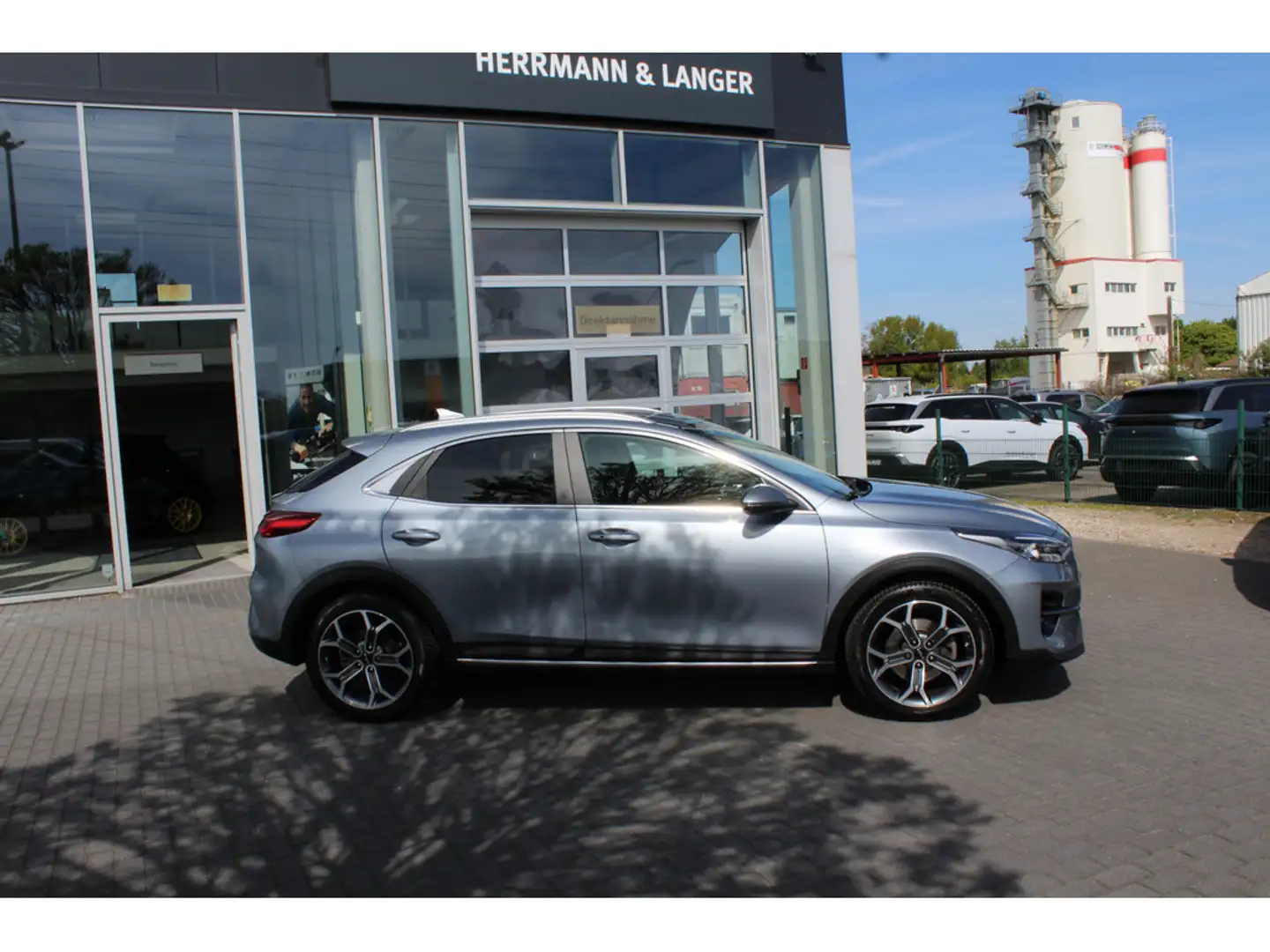 Kia XCeed Platinum 160 SHZ Leder Navi Allwetterbereifung Grau - 2