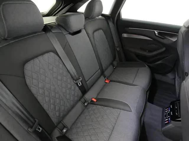 Audi A6 view 15