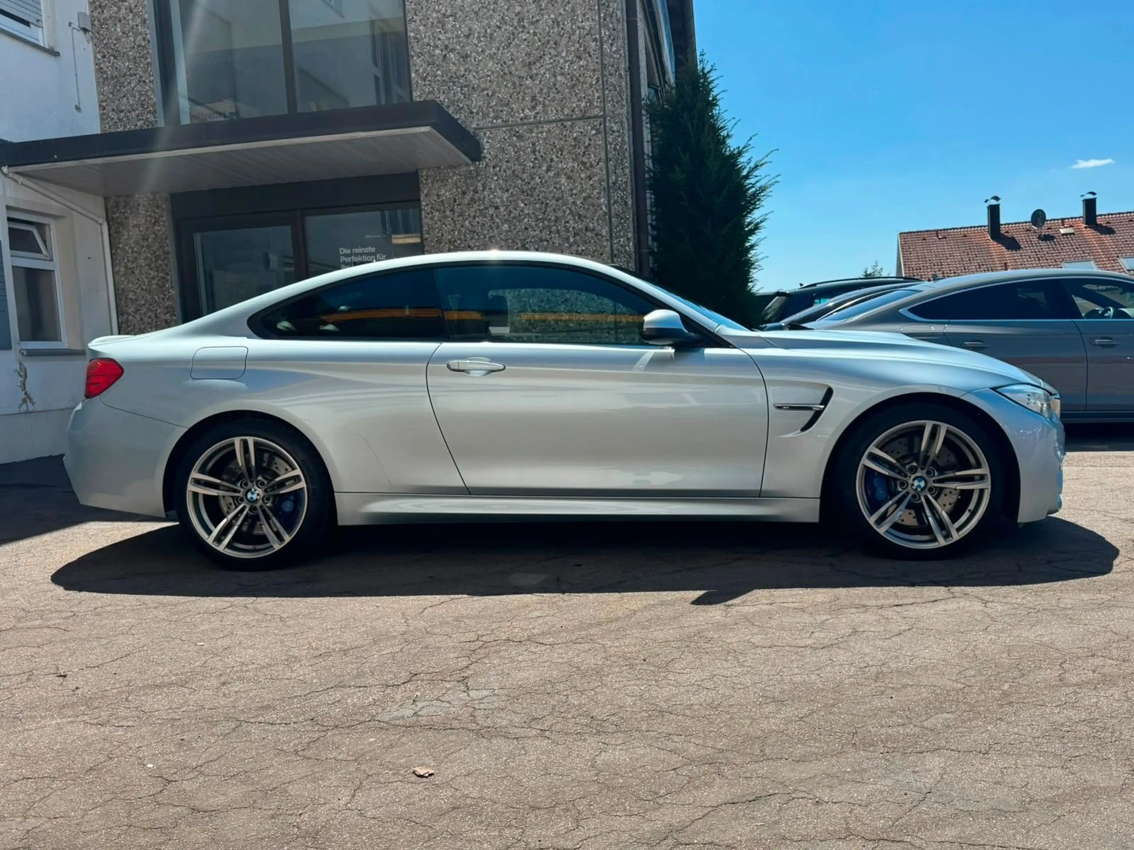BMW M4 DKG Coupe LED MEMO CARBON NAVI 19" UNFALLFREI — photo 5