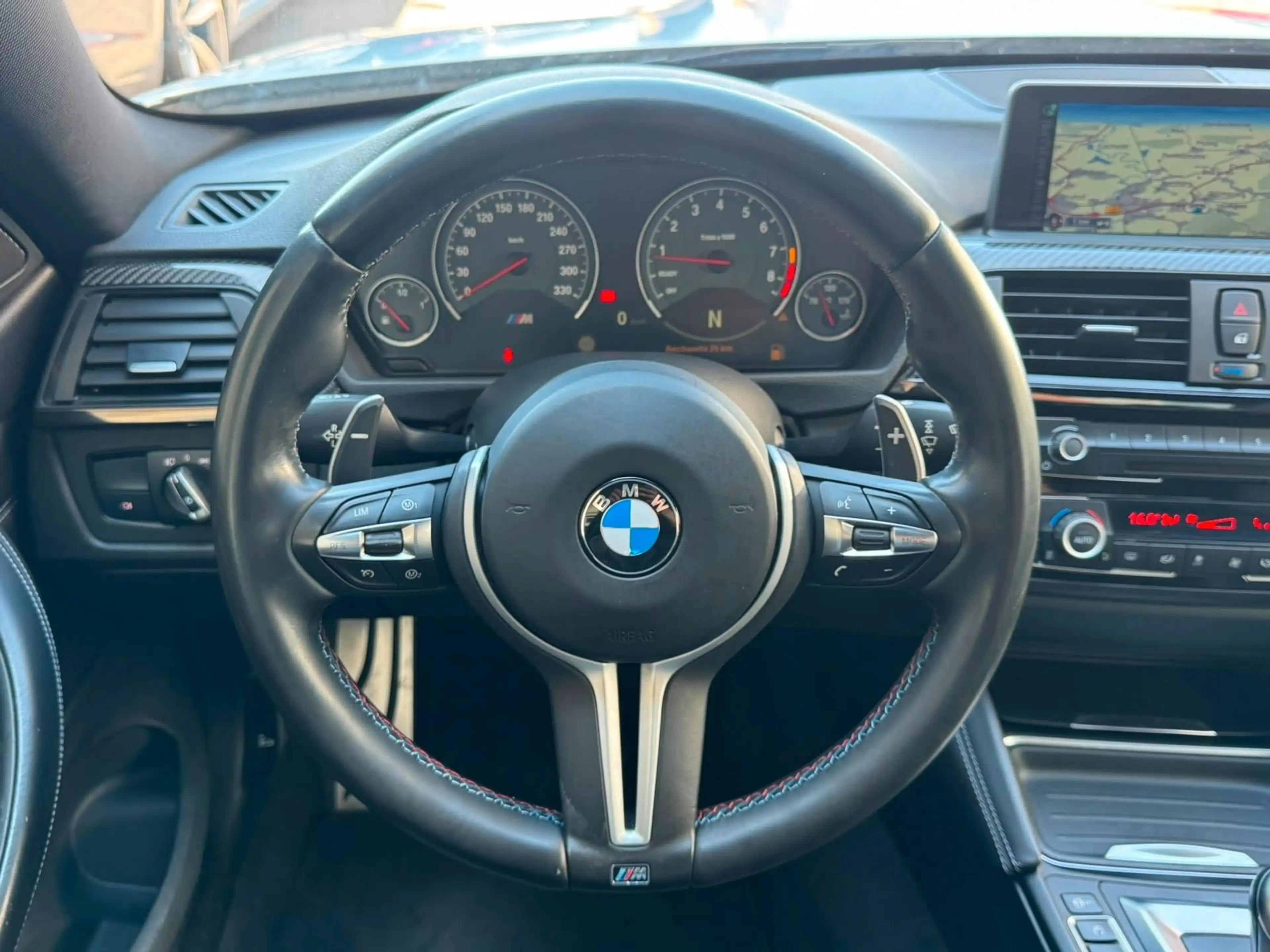 BMW M4 DKG Coupe LED MEMO CARBON NAVI 19" UNFALLFREI — photo 15