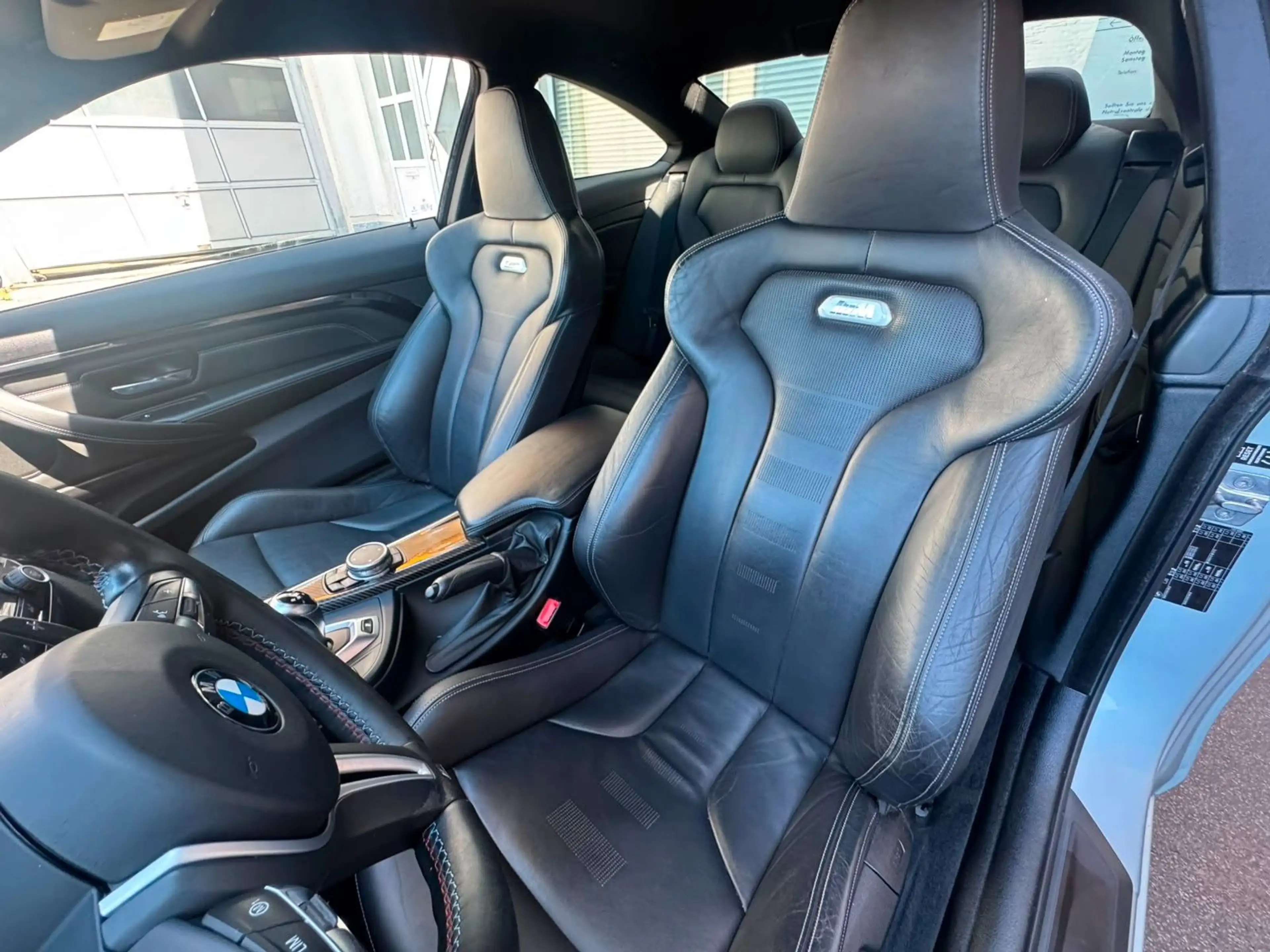BMW M4 DKG Coupe LED MEMO CARBON NAVI 19" UNFALLFREI — photo 11