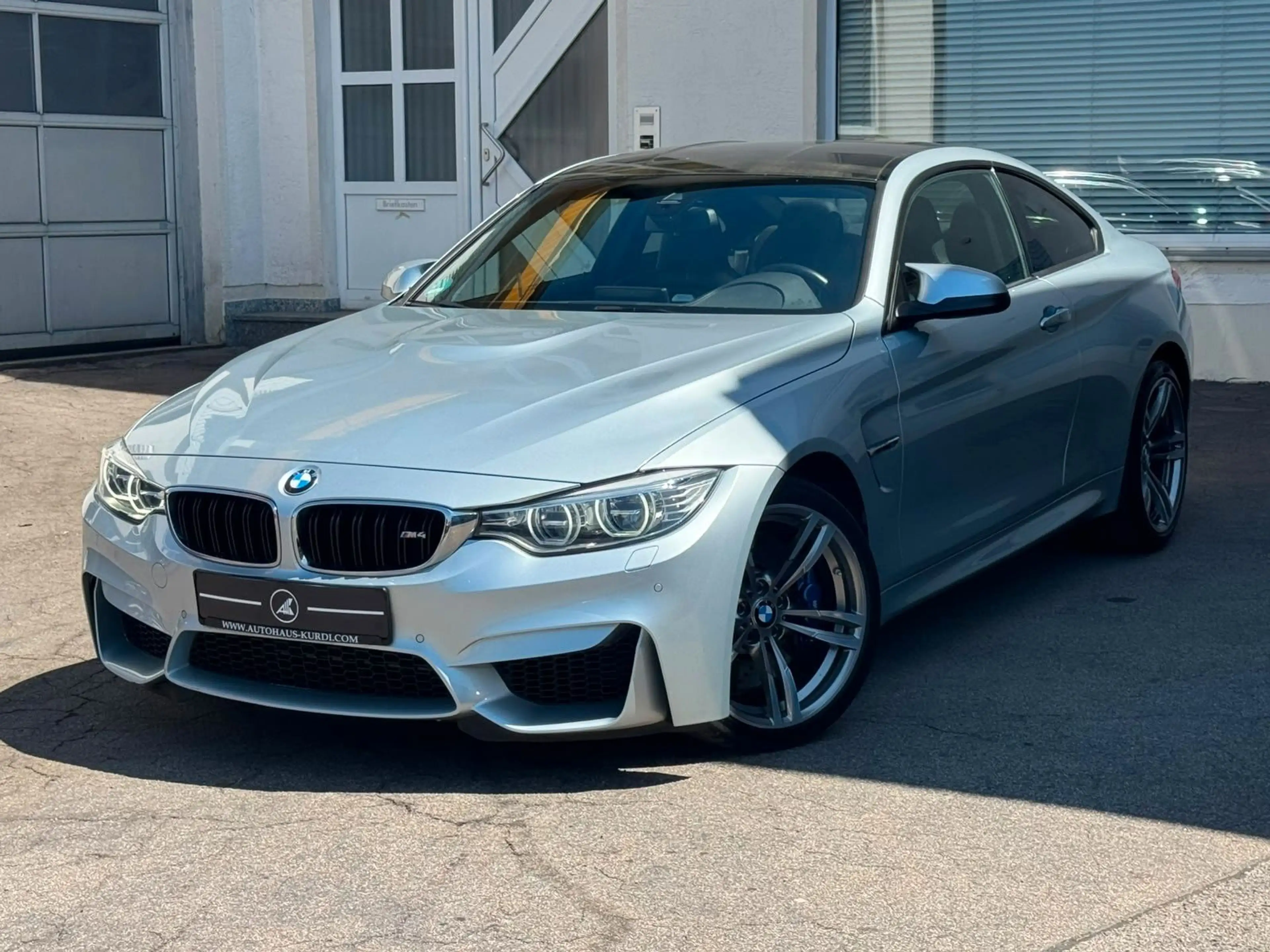BMW M4 DKG Coupe LED MEMO CARBON NAVI 19" UNFALLFREI