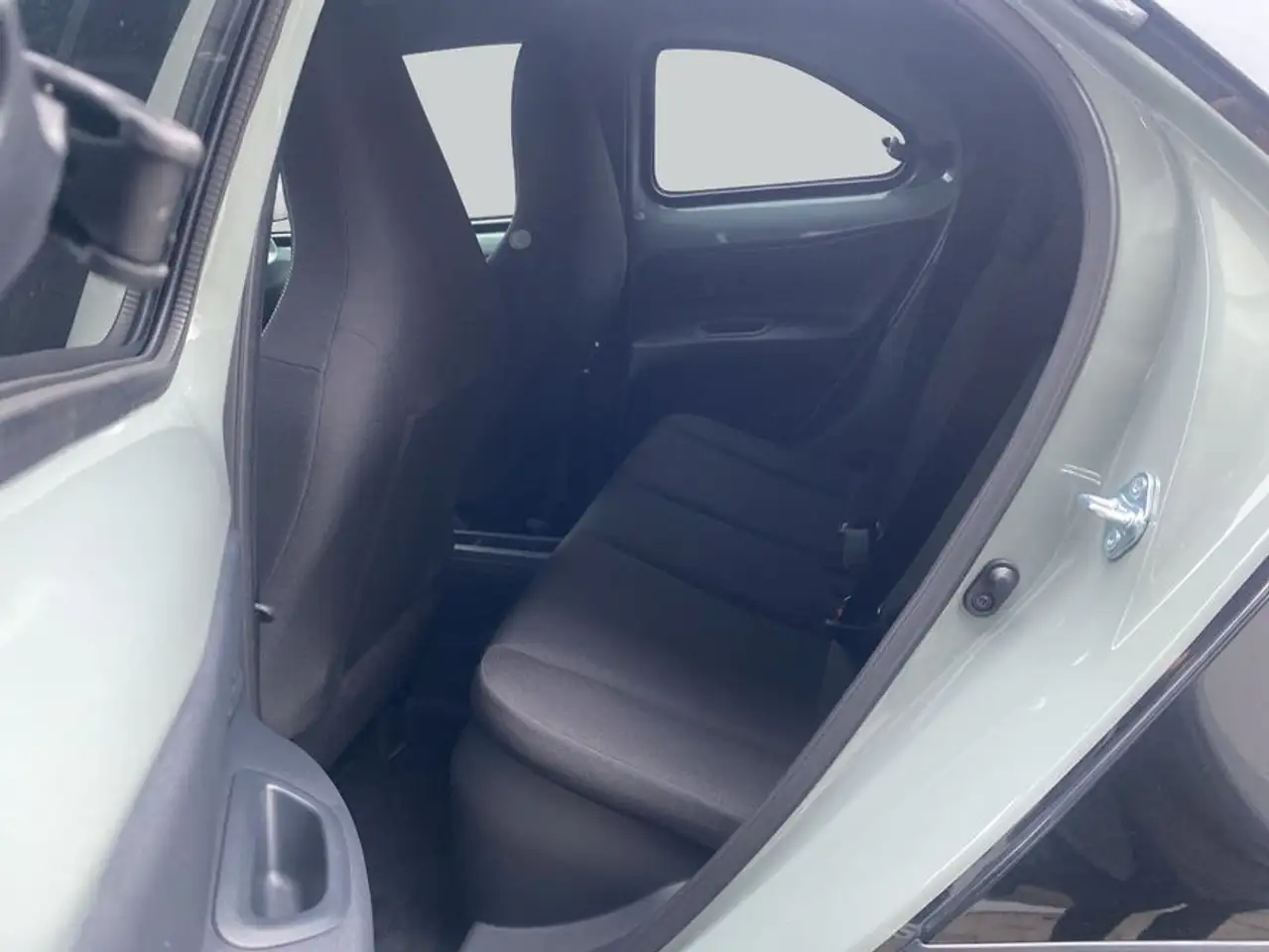 Toyota Aygo X X 1,5 Hybrid Teamplayer 68 kW, 5-türig 12