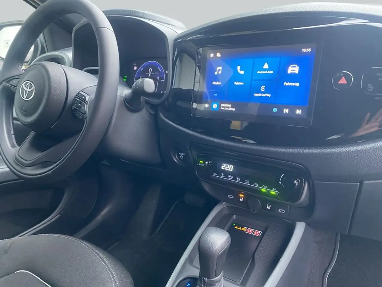 Toyota Aygo X X 1,5 Hybrid Teamplayer 68 kW, 5-türig 16