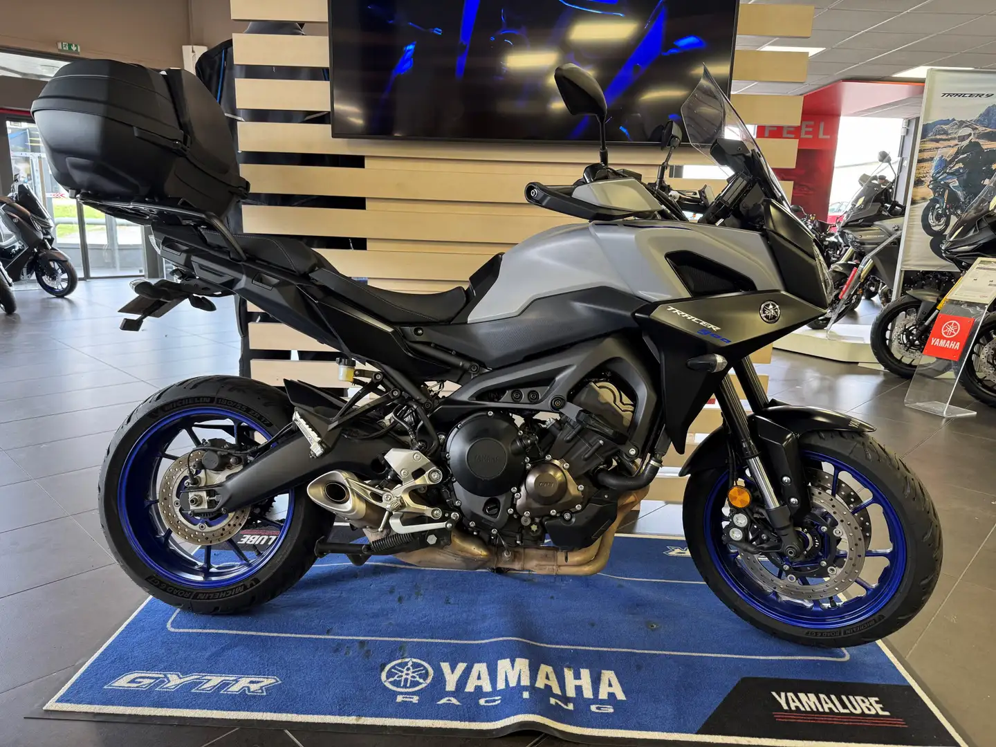 Yamaha Tracer 900 Gris - 1