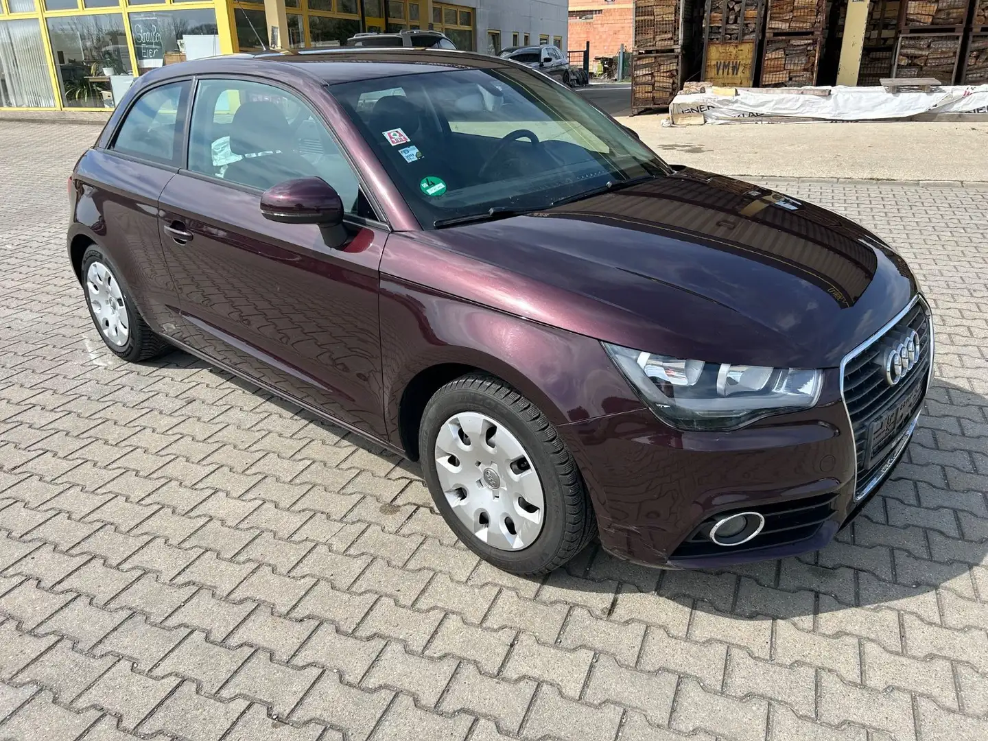 Audi A1 attraction Klima, Scheckheft, zweite Hand, Rosso - 2