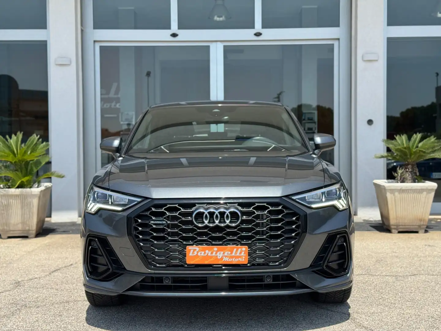 Audi Q3 40 TDI quattro S tronic S line edition, Aziendale, Gris - 1