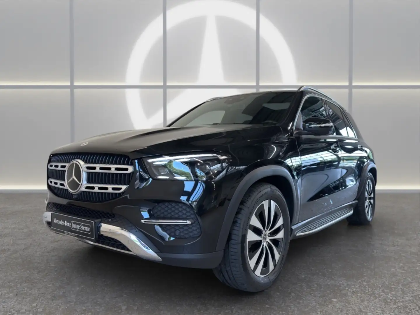 Mercedes-Benz GLE 300 d 4M AHK+AIRM+PANO+STDHZ+DIST+MULTI+360° Schwarz - 1