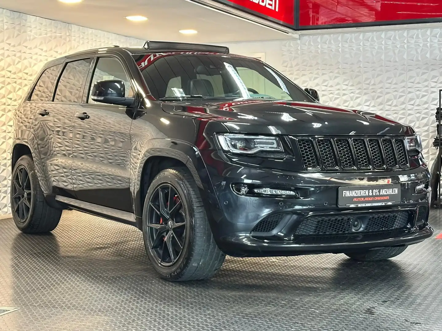 Jeep Grand Cherokee 6.4 HEMI SRT 4x4* BIXEN#ACC#PANO Zwart - 2
