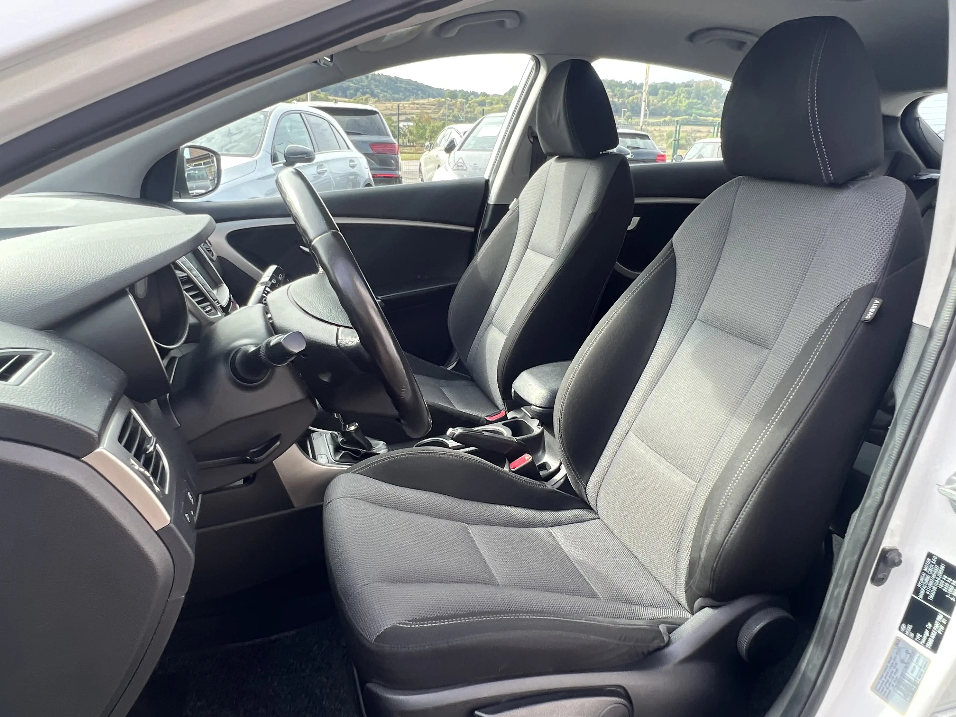 Hyundai i30 1.6 CRDi 110CV INTUITIVE — photo 10
