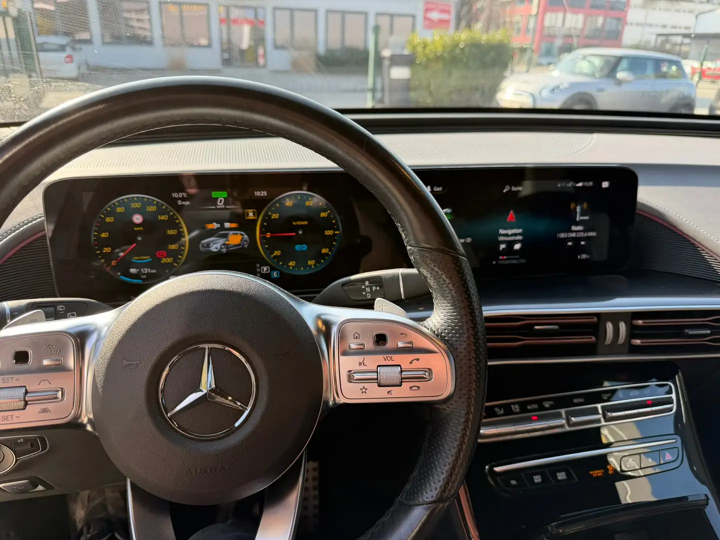 Mercedes-Benz EQC 400 EQC 400 4MATIC 80kWh AMG Line Aut. AMG Line Grau - 1