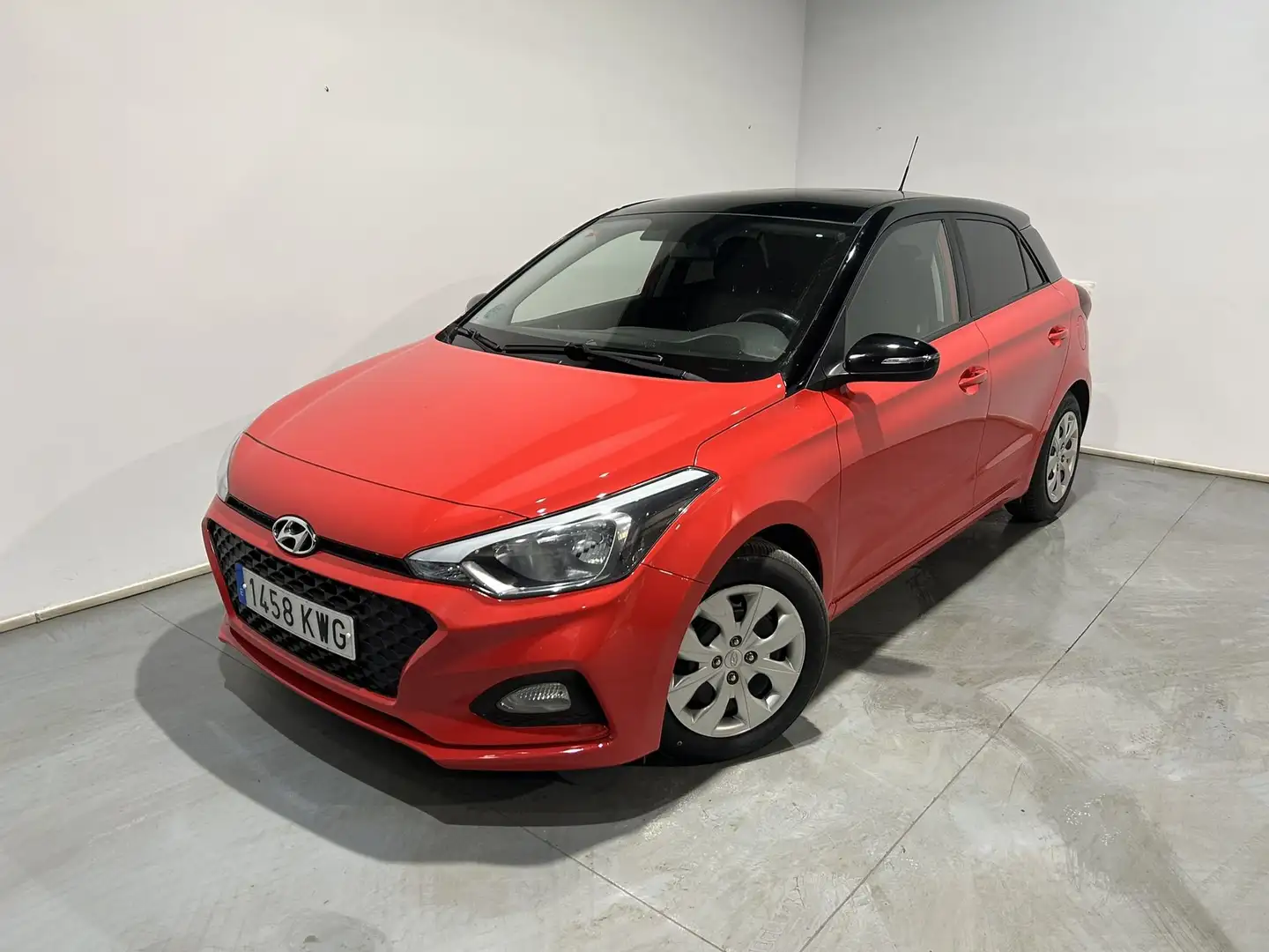 Hyundai i20 1.2 MPI Essence LE Rot - 1