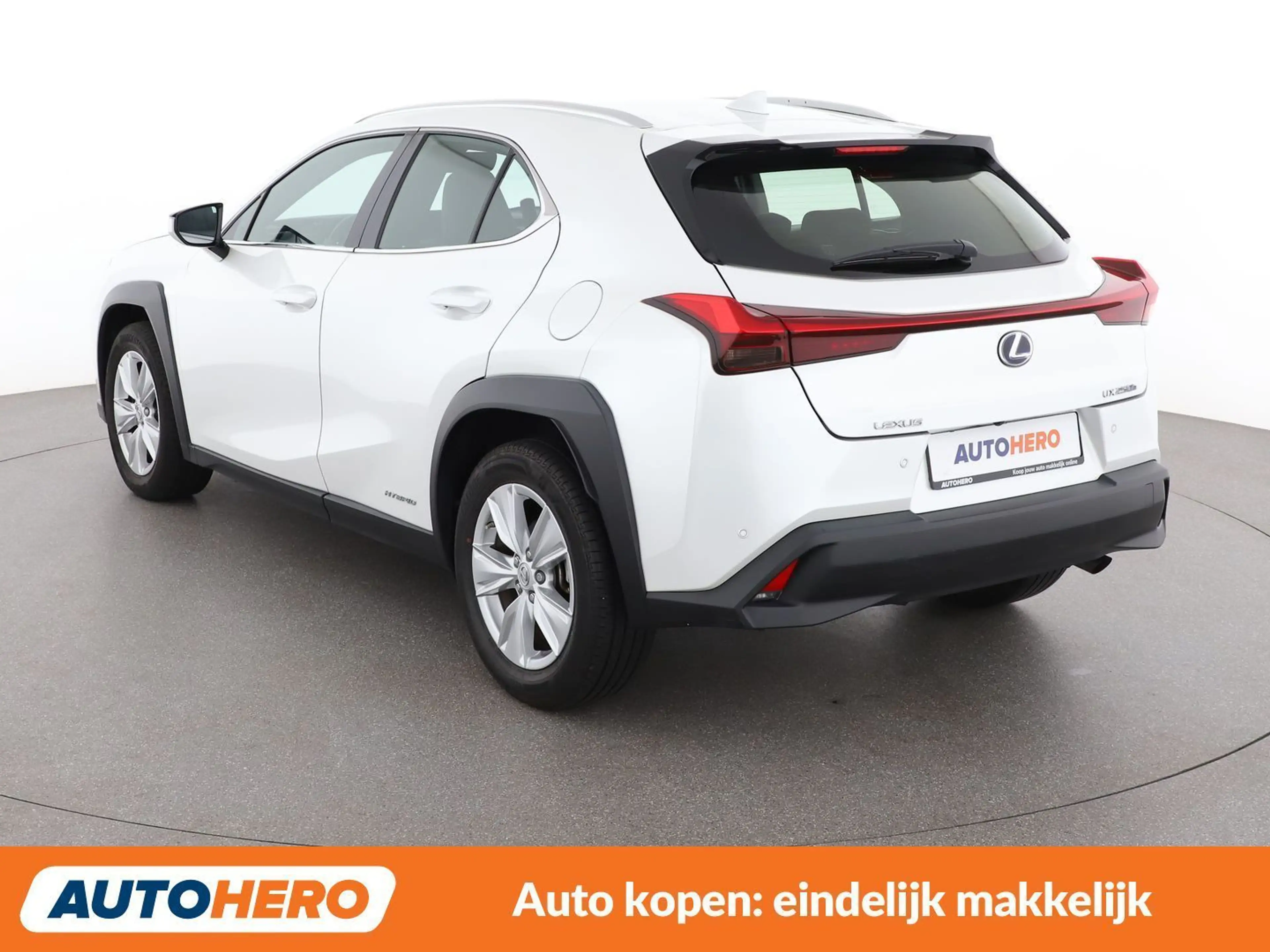 Lexus UX 250h UX 250h Pack Confort Business — photo 4