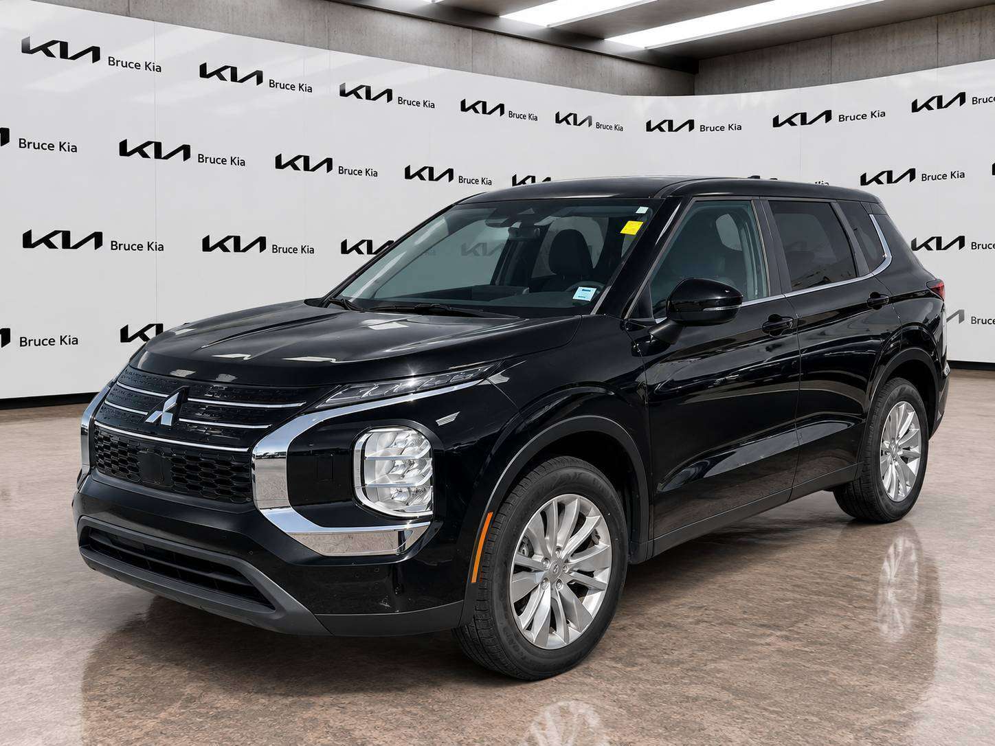  2025 Mitsubishi Outlander ES FWD   