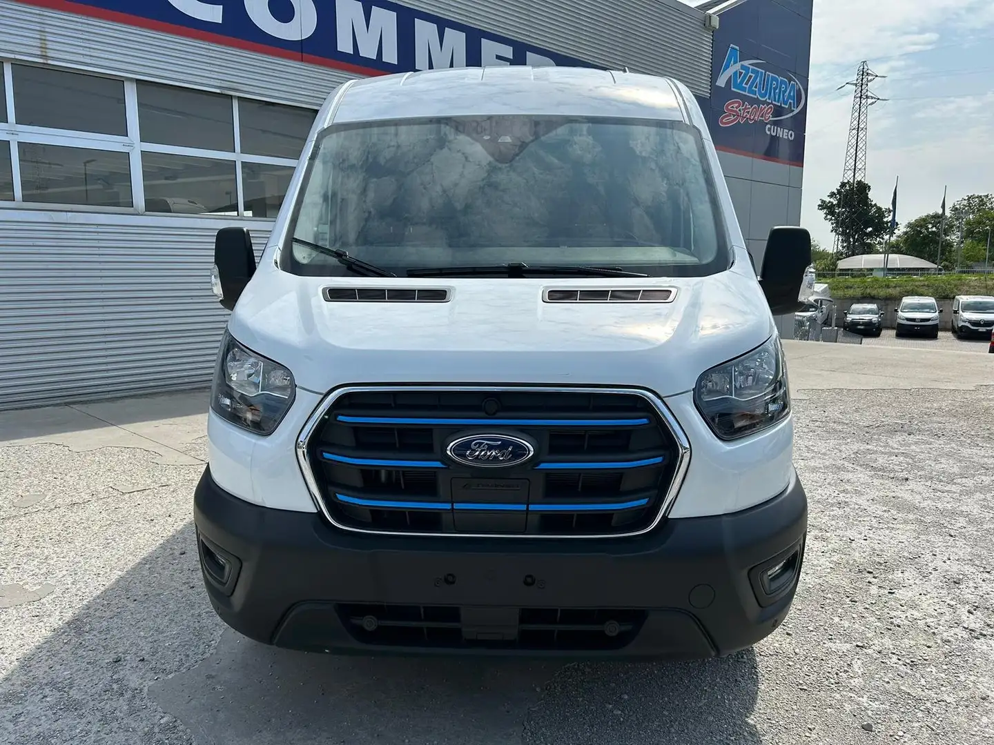Ford Transit e-Transit 350 L2H2 68kWh 184cv Trend Bianco - 2
