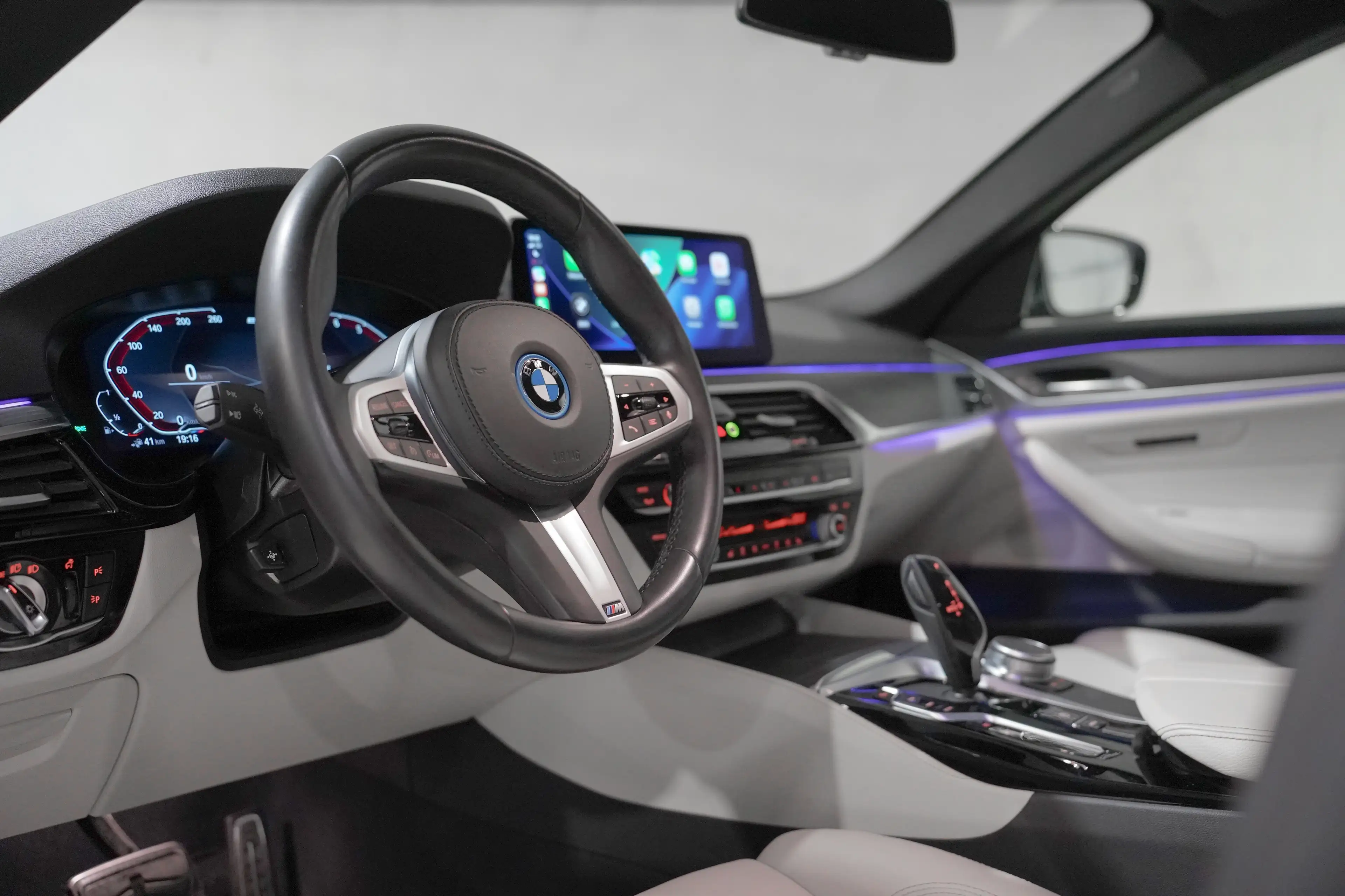 BMW 545 e✖ PACK M | APPLE CARPLAY | LED | CUIR | TVA ✔ — photo 5