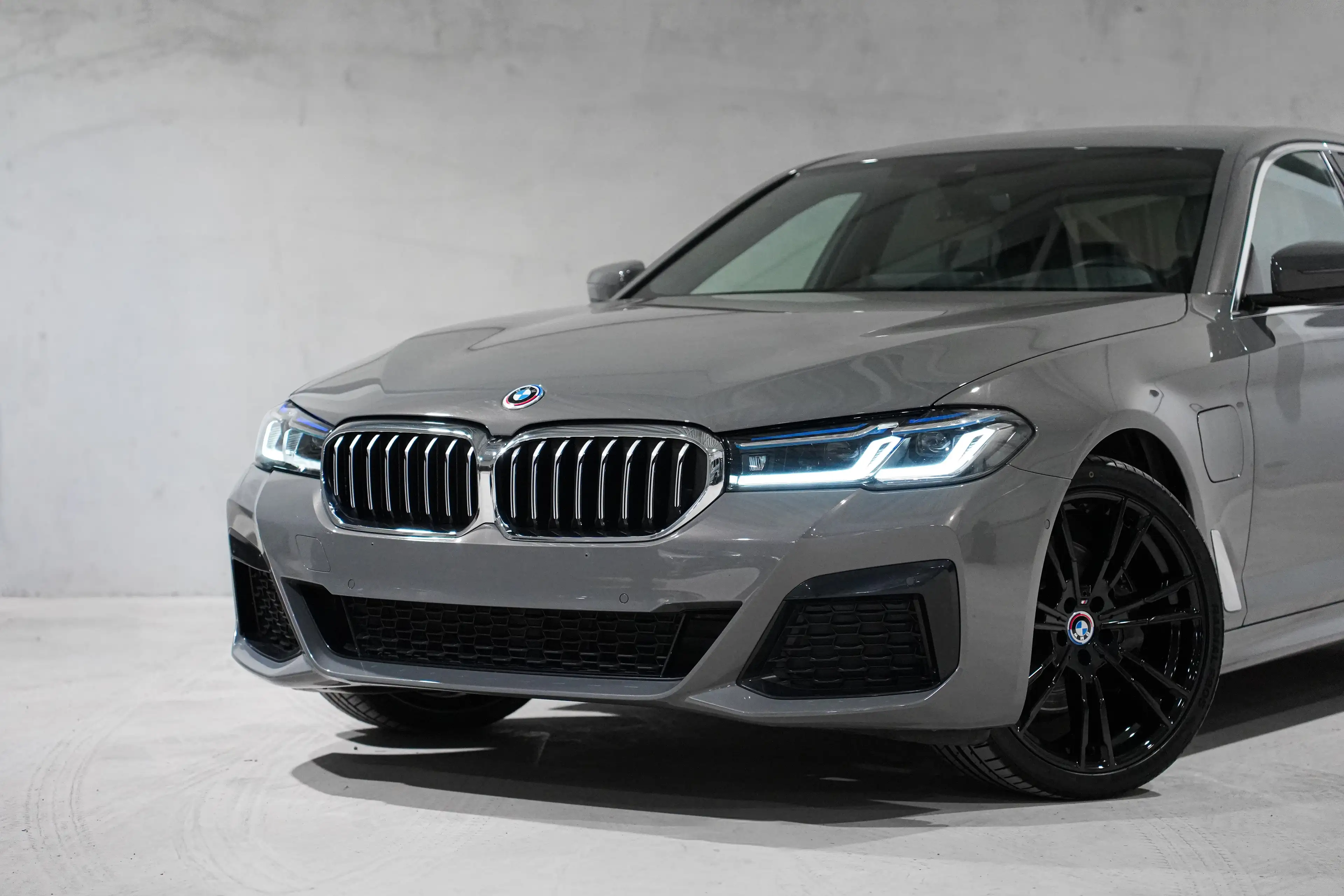BMW 545 e✖ PACK M | APPLE CARPLAY | LED | CUIR | TVA ✔ — photo 8