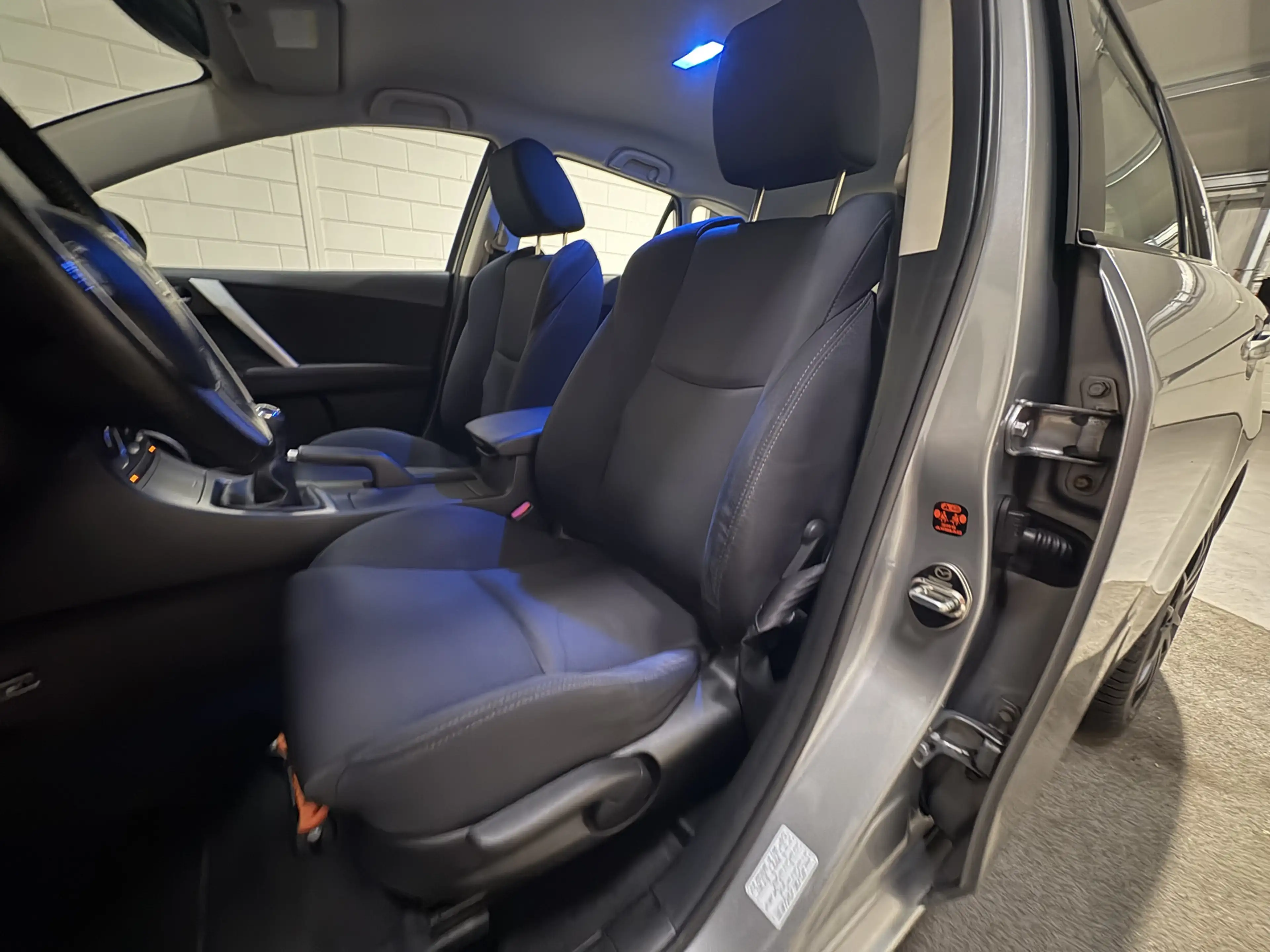Mazda 3 1.6 GT-M Line, 18 inch, Airco, Cruise, Trekhaak, B — photo 11