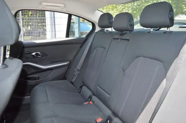 BMW 3 Series view 11