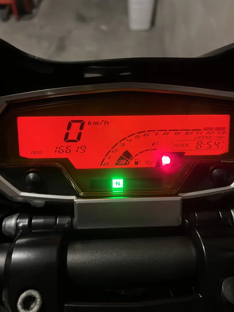 Kawasaki Z 1000 Червоний - 2