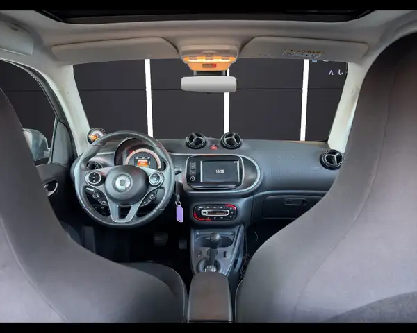 smart Fortwo view 13