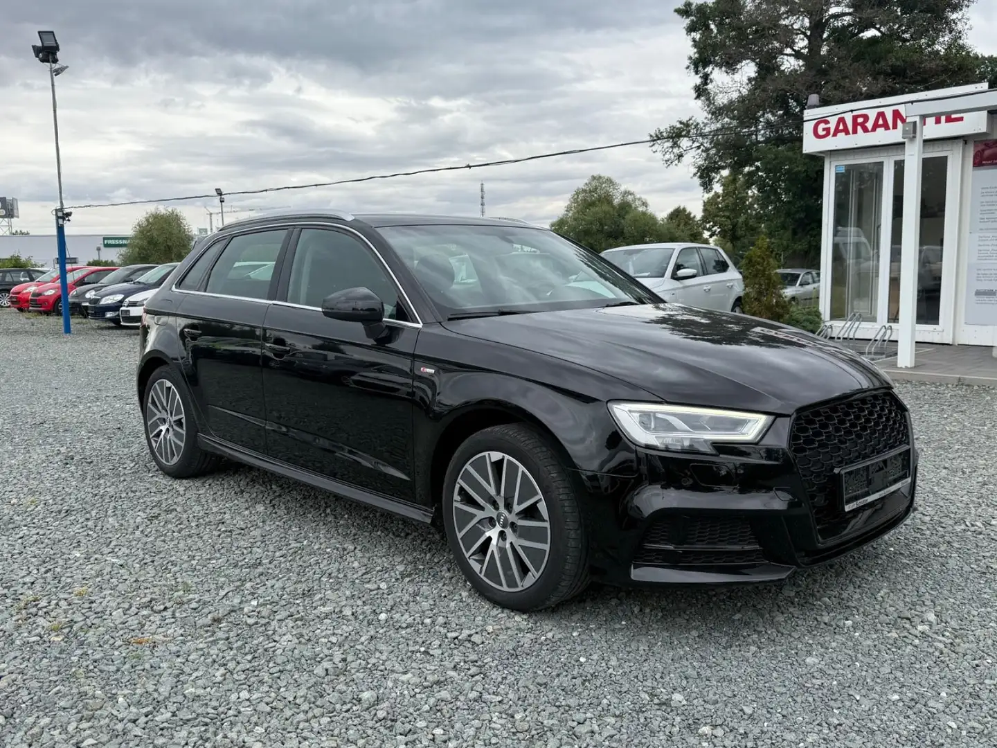 Audi A3 Sportback*S-Line*Audi-Scheckheft*Garantie* Schwarz - 1
