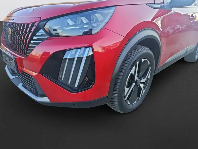 Peugeot 2008 view 9