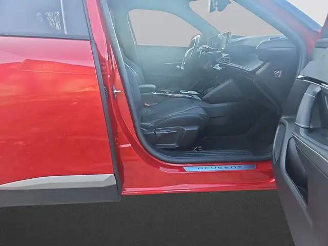 Peugeot 2008 view 11