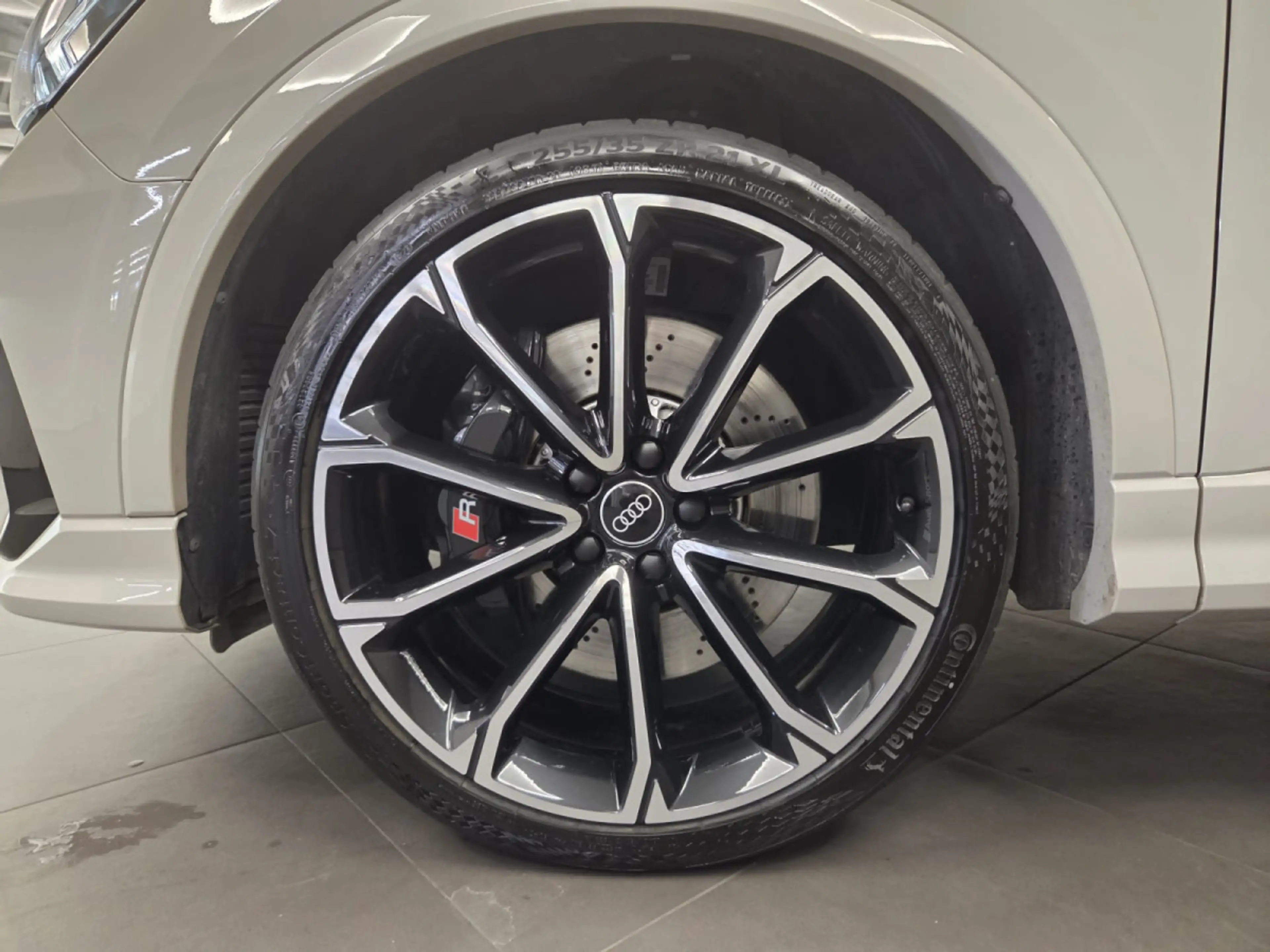 Audi RS Q3 2.5 TFSI quattro 400 CH / 295 kW S tronic — photo 8