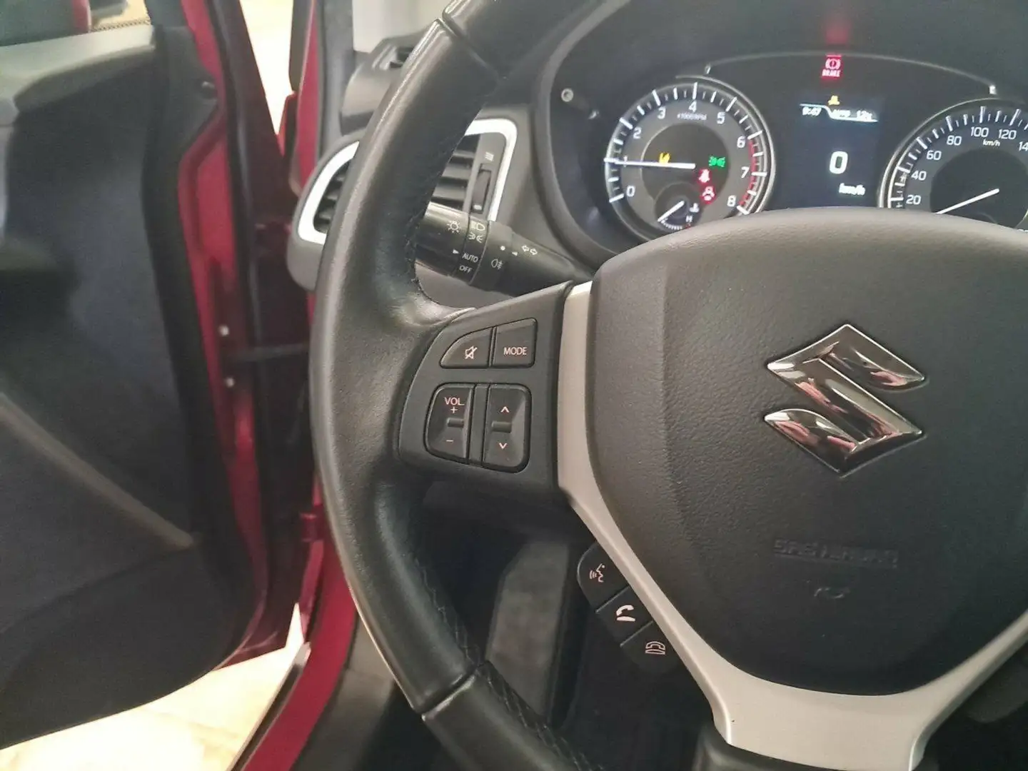 Suzuki SX4 S-Cross 1.4T S1 Mild Hybrid Rojo - 2