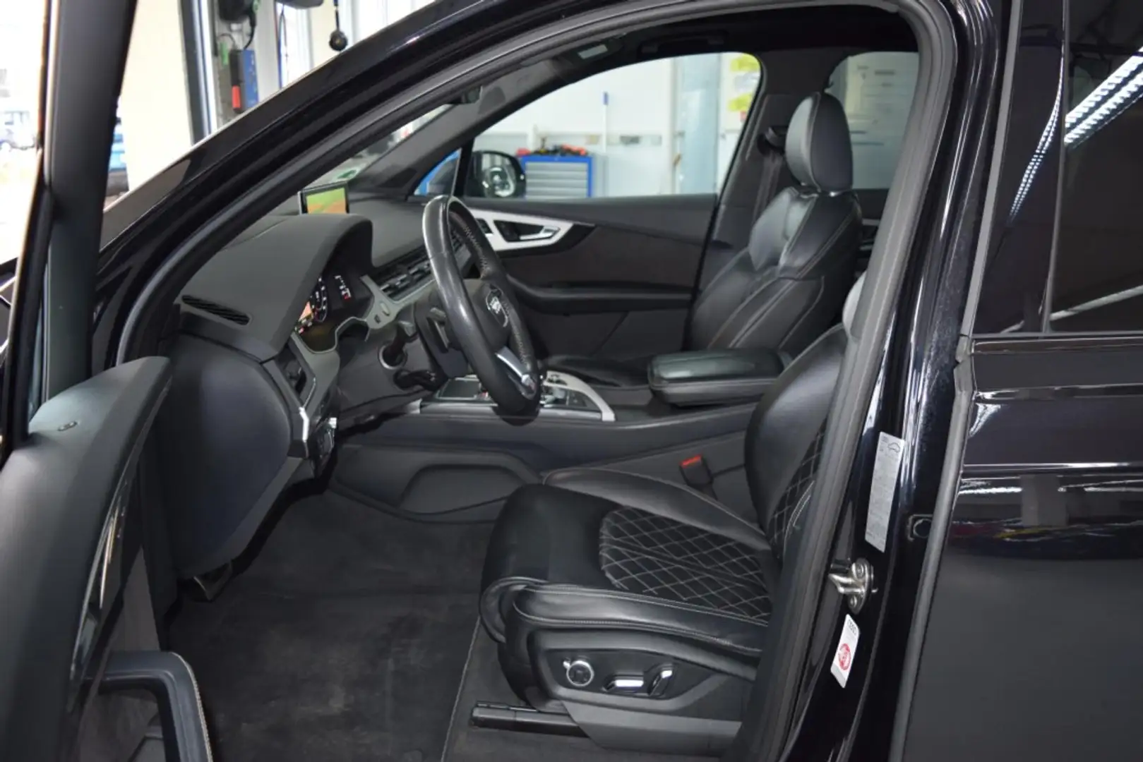 Audi Q7 50 TDI *3xS-Line*7-Sitzer*Panorama*Standheiz Schwarz - 2