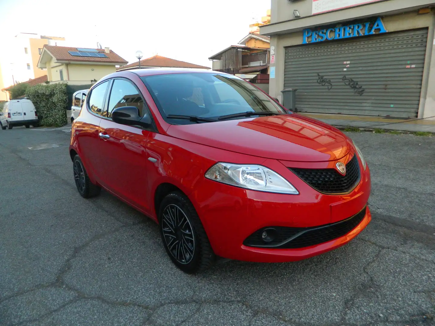 Lancia Ypsilon 1.0 FireFly 70CV HYBRID GOLD E6D - UNIPRO TAGLIAND Rosso - 1