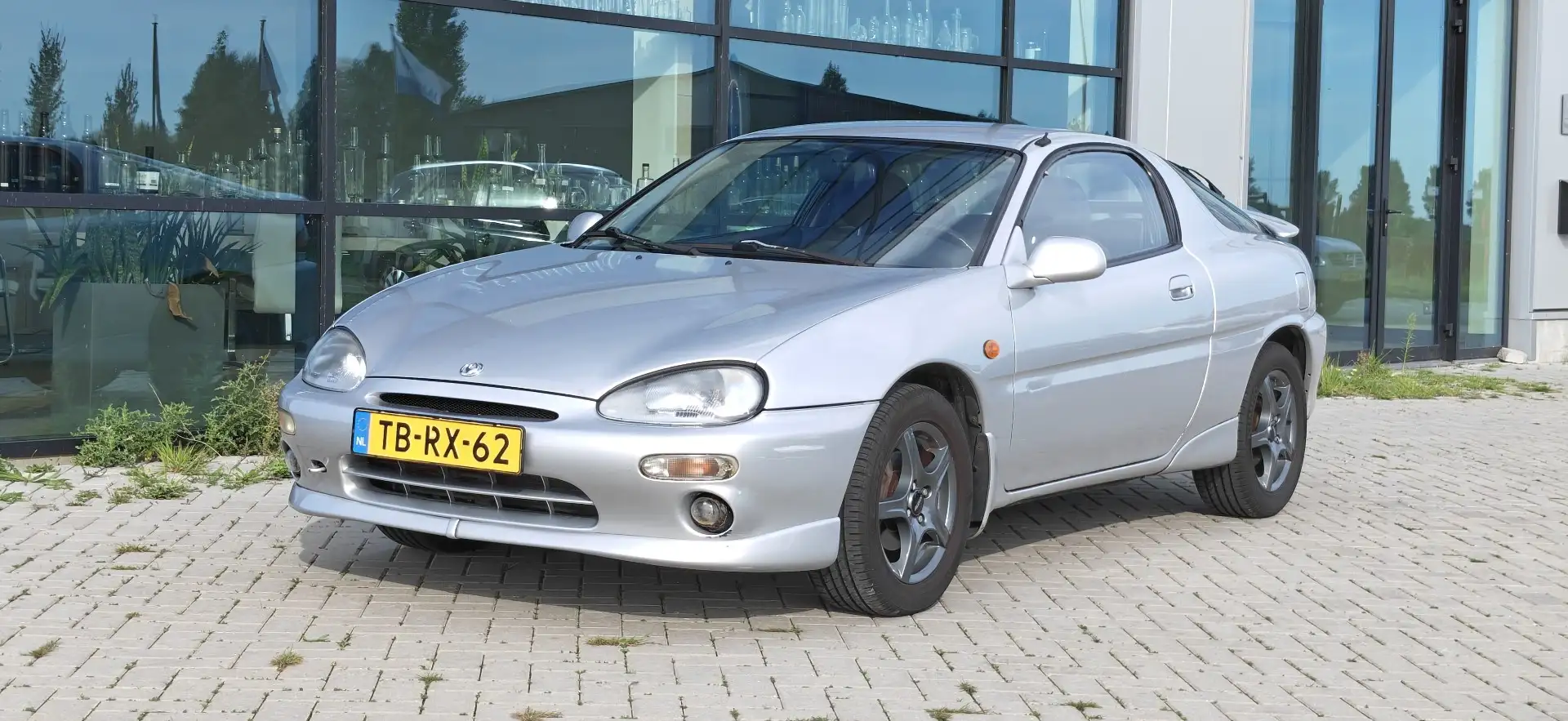 Mazda MX-3 V6 - 1