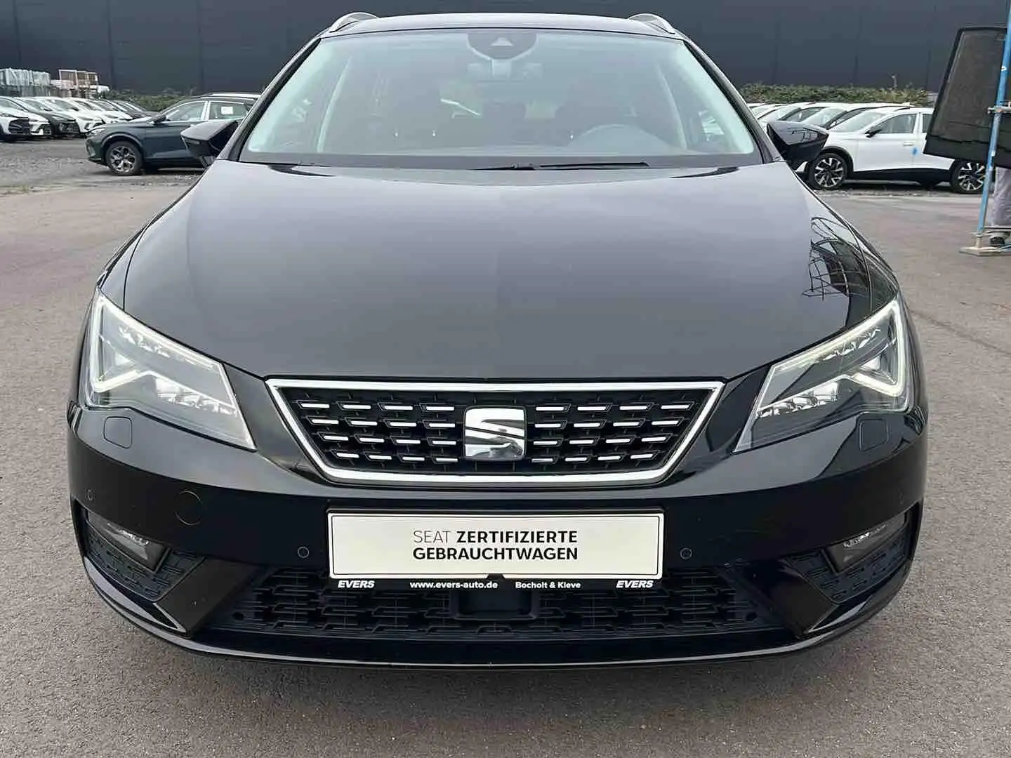 SEAT Leon 1.5 TSI ACT DSG Xcellence LED Navi Kamera Zwart - 2
