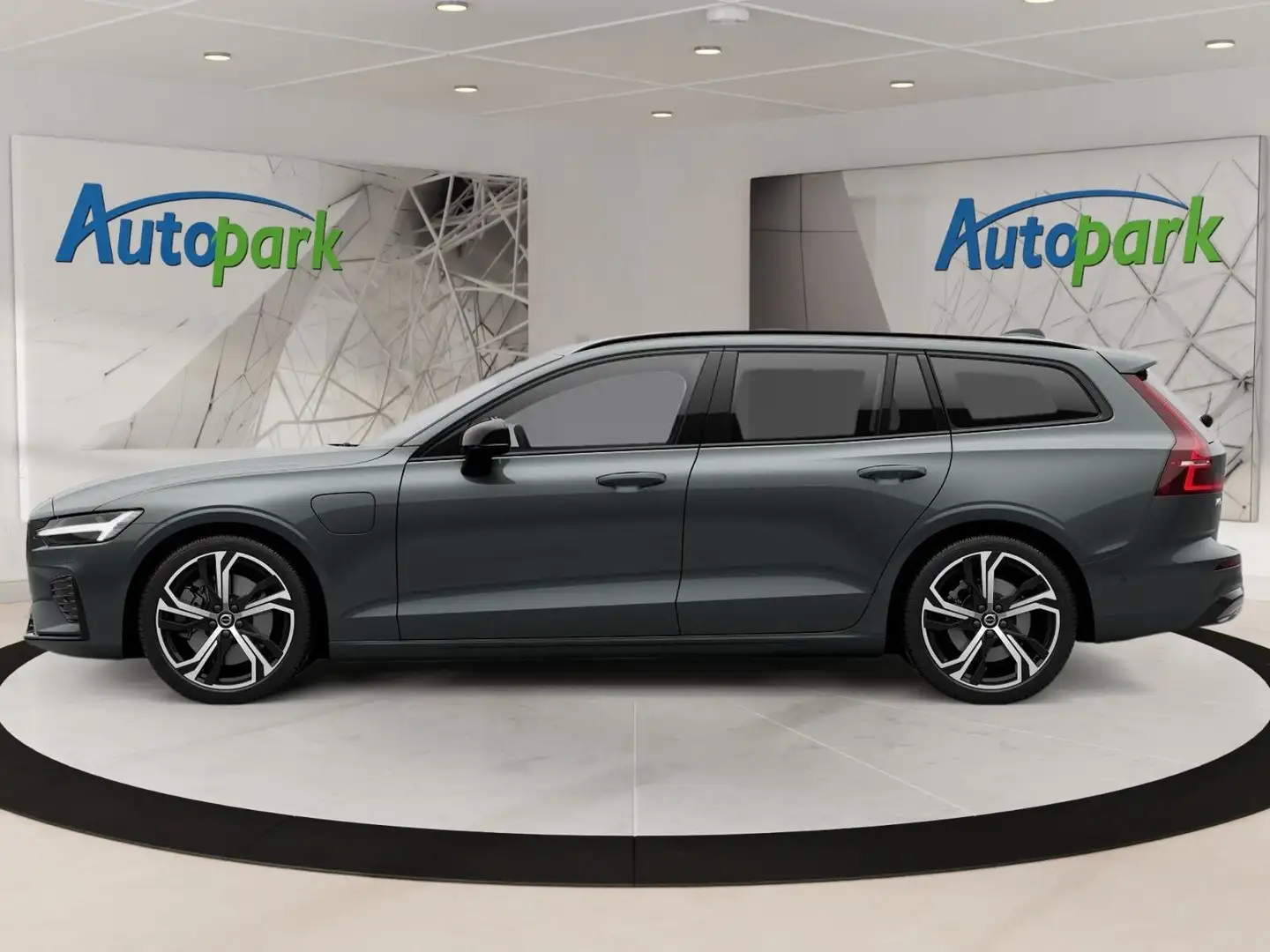 Volvo V60 Plus Dark Recharge Plug-In Hybrid AWD - 2
