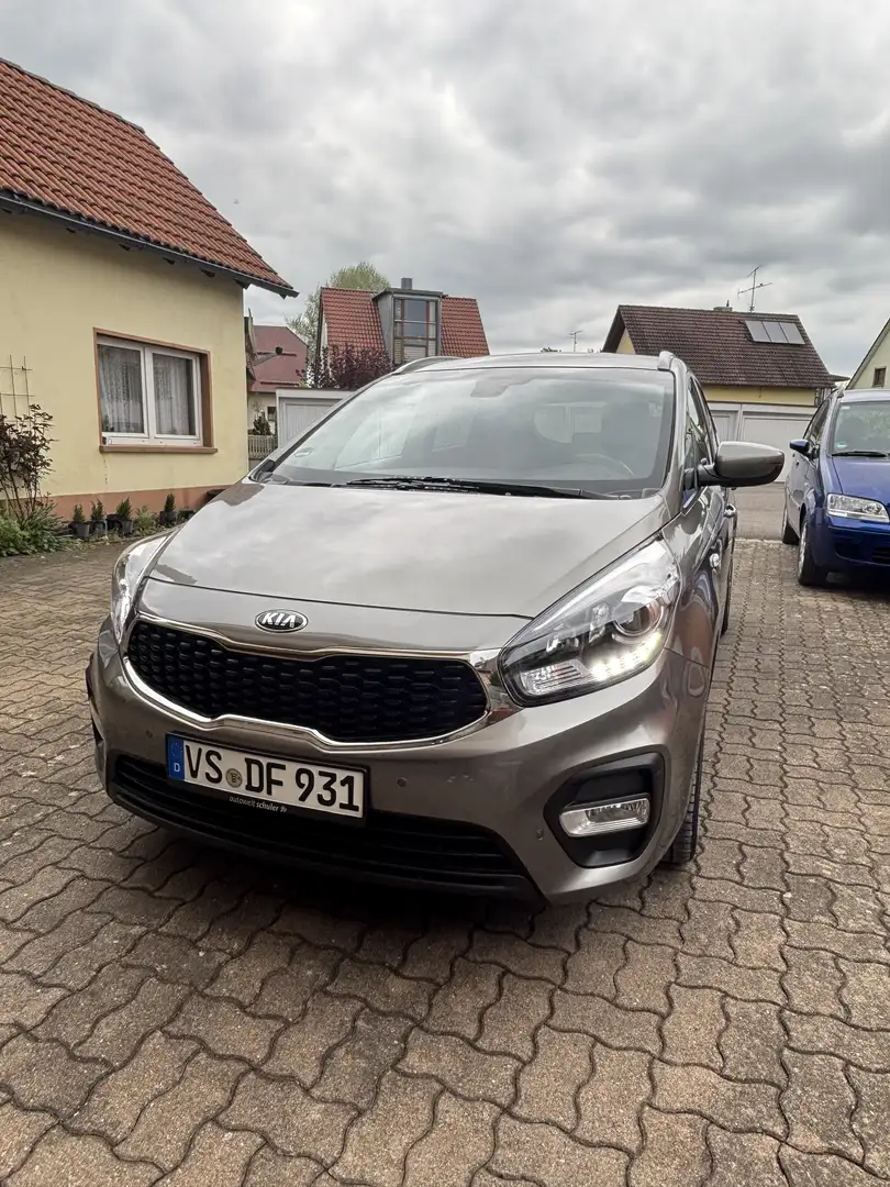 Kia Carens Dream Team Grau - 1