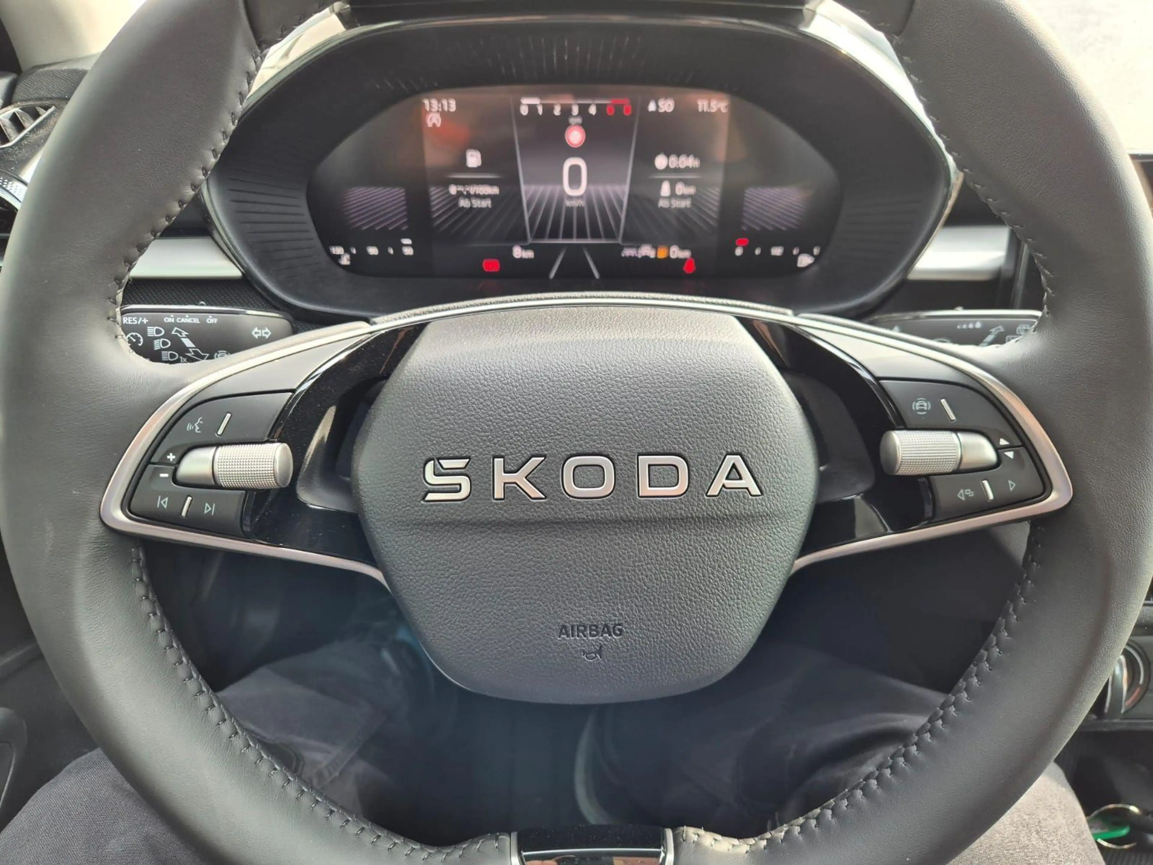 Skoda Fabia 1.0 TSI 95PS Selection 5-türig Rückf.Kamera Par... — photo 15