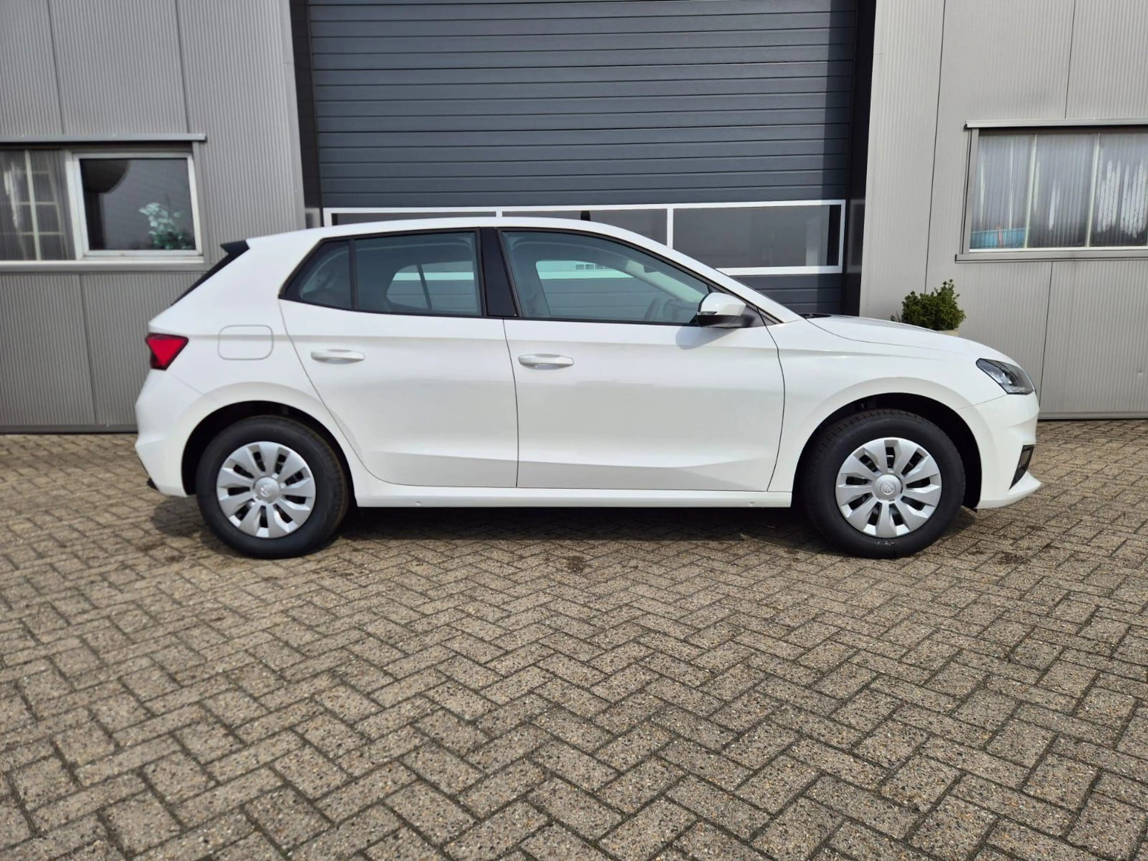 Skoda Fabia 1.0 TSI 95PS Selection 5-türig Rückf.Kamera Par... — photo 4