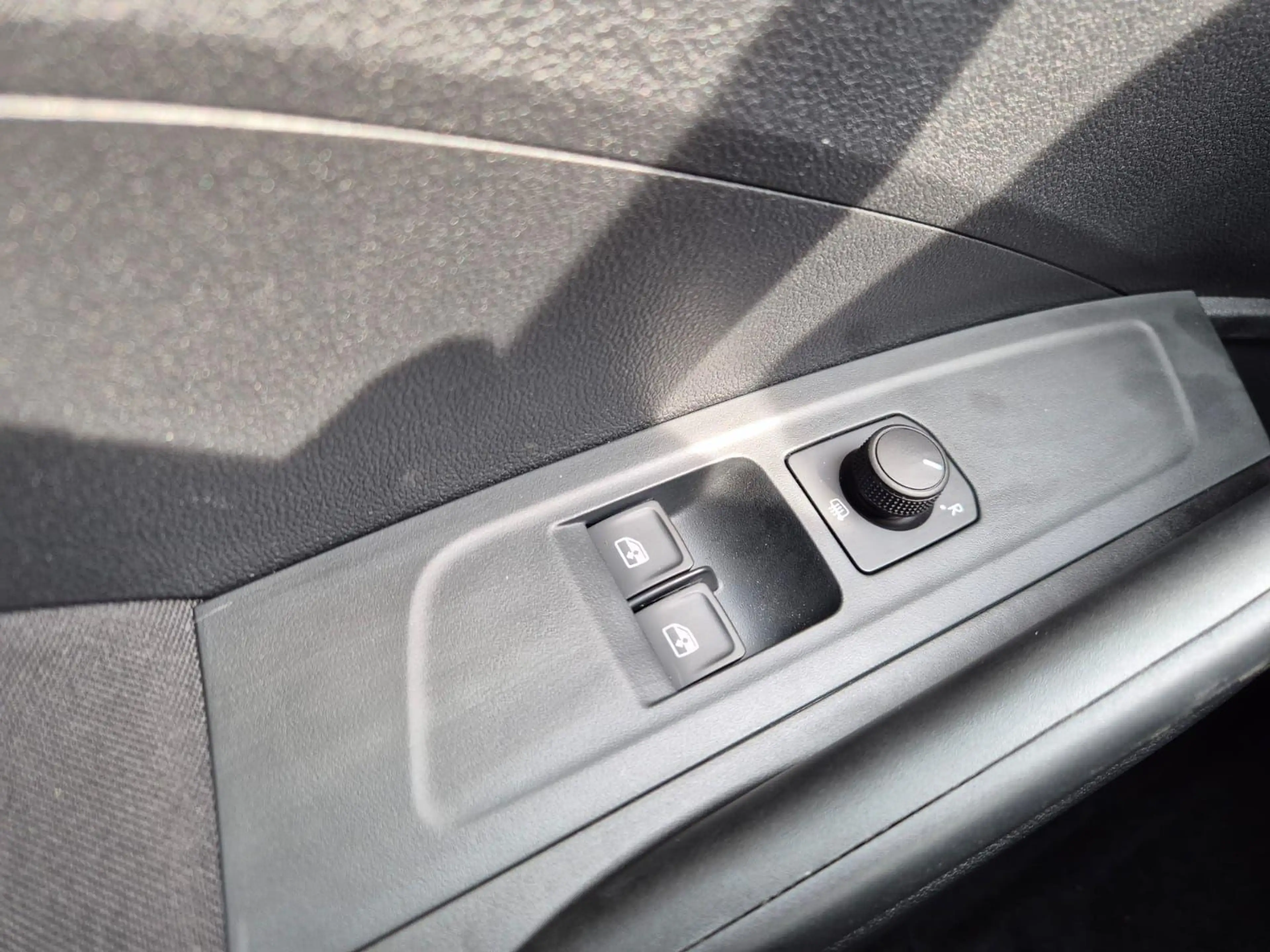 Skoda Fabia 1.0 TSI 95PS Selection 5-türig Rückf.Kamera Par... — photo 13