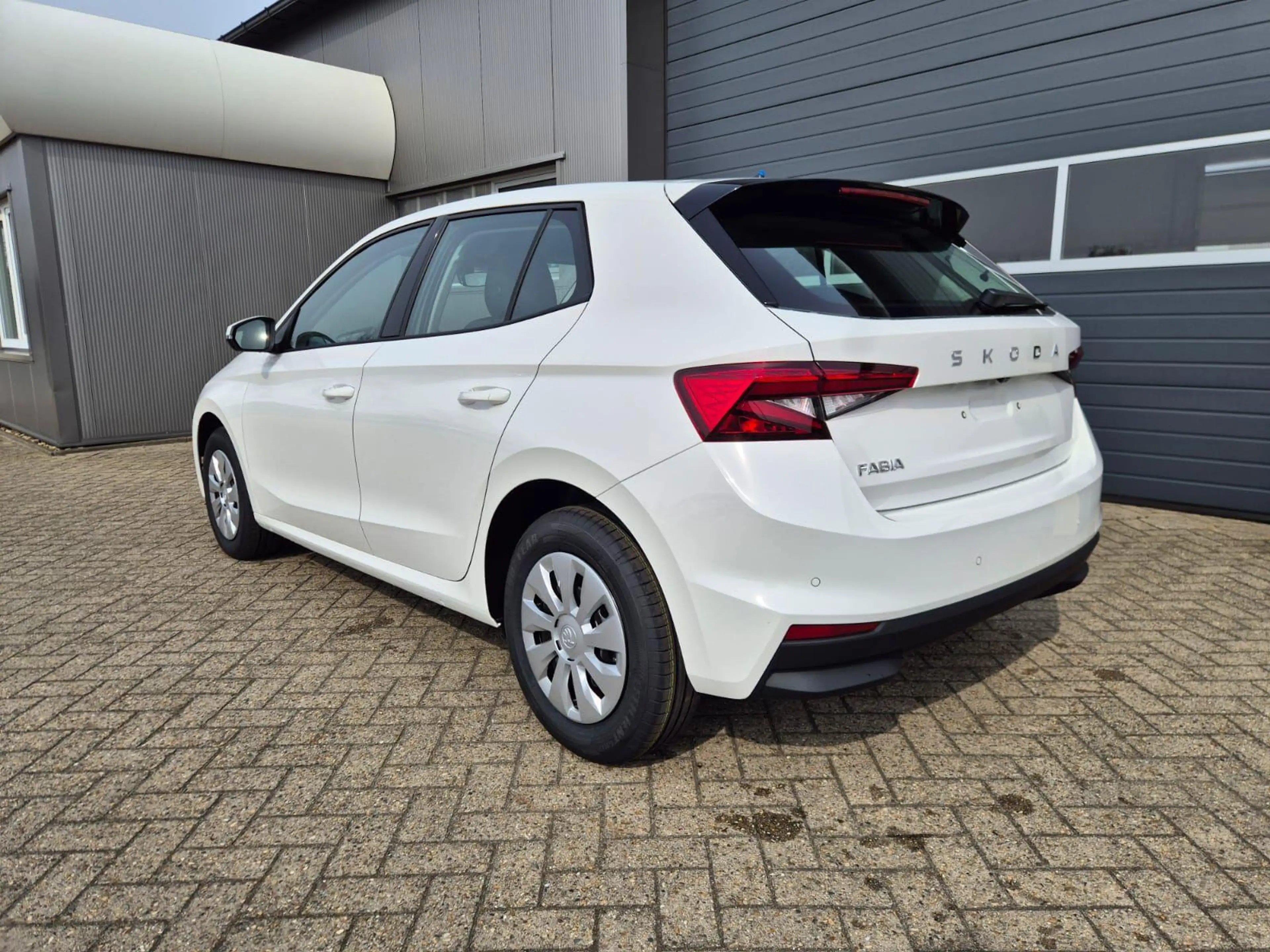Skoda Fabia 1.0 TSI 95PS Selection 5-türig Rückf.Kamera Par...