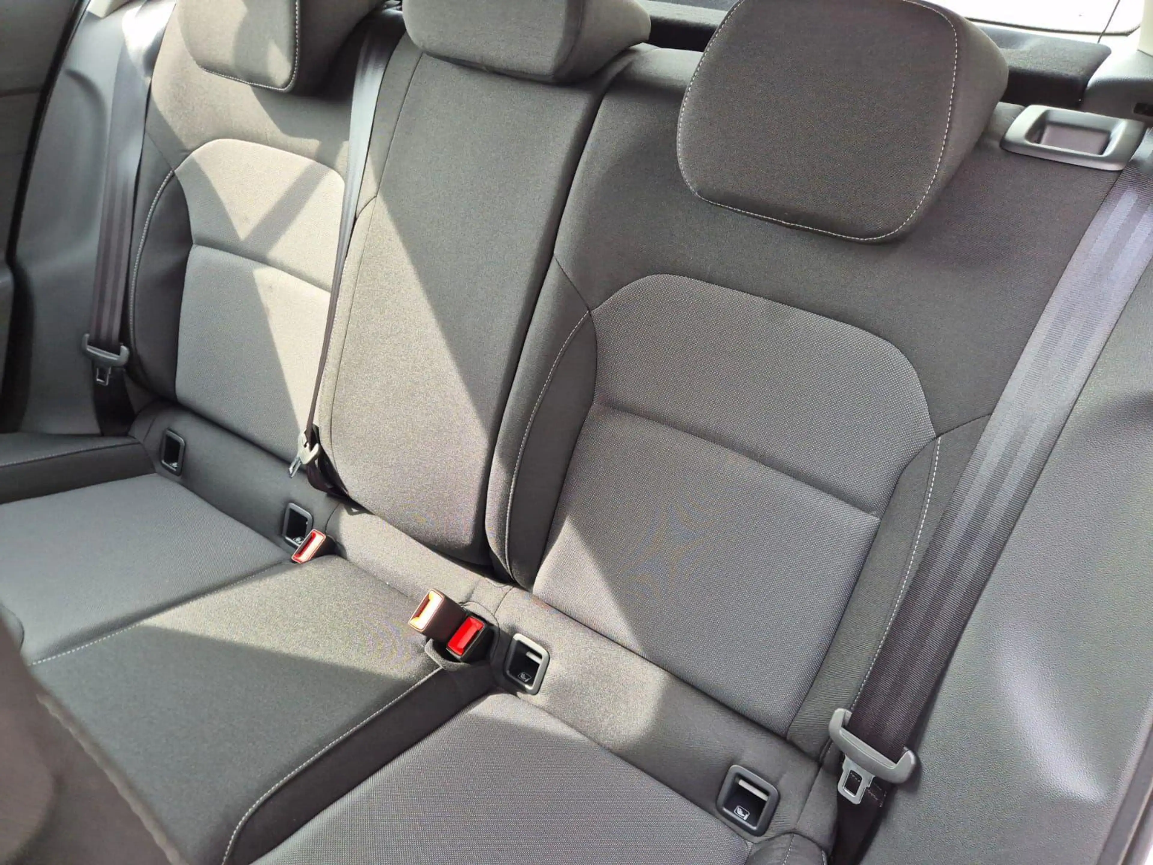 Skoda Fabia 1.0 TSI 95PS Selection 5-türig Rückf.Kamera Par... — photo 12