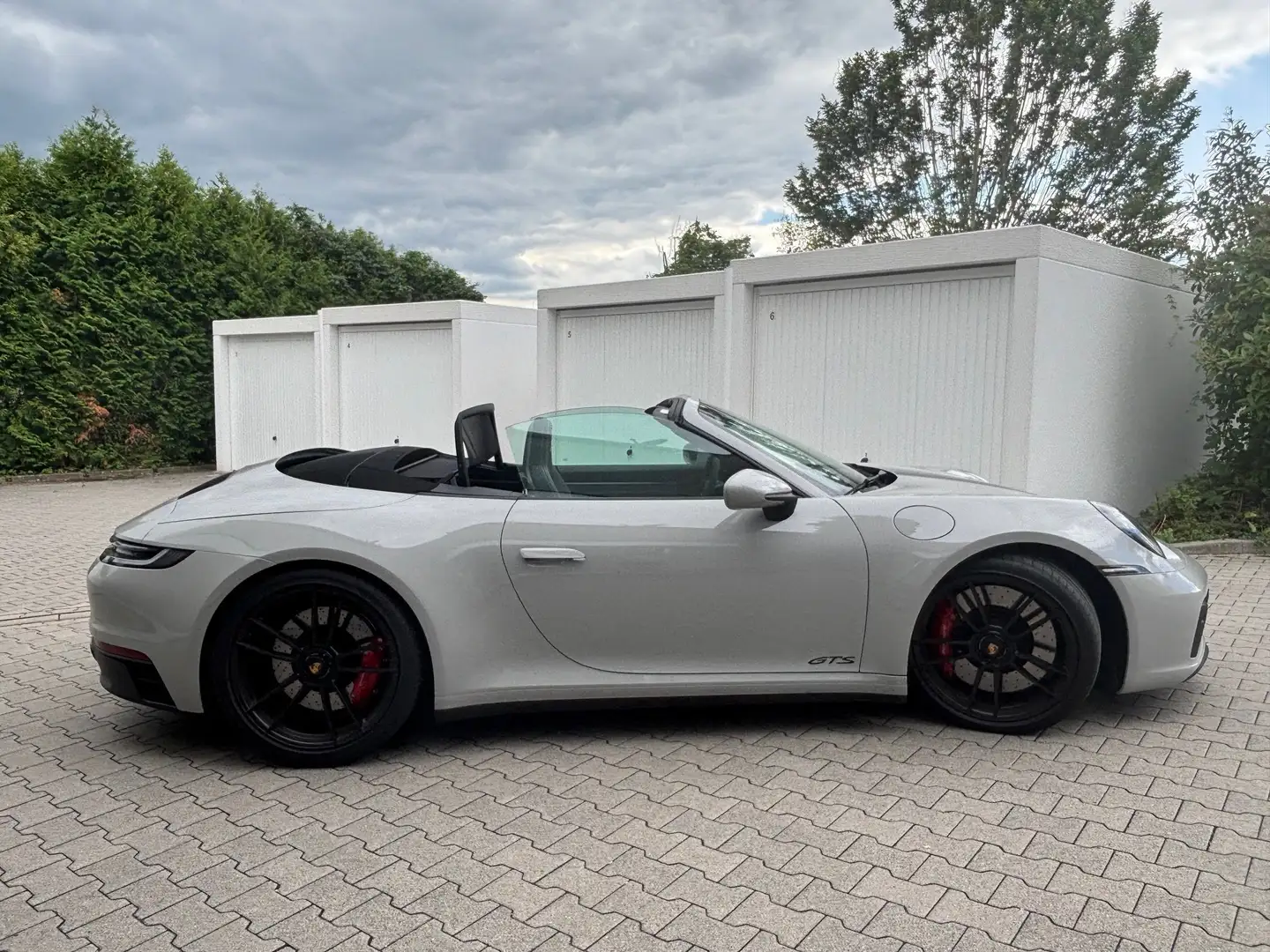 Porsche 992 Carrera 4 GTS Cab. Lift Inno Matrix Bose 18-Wege Gris - 2