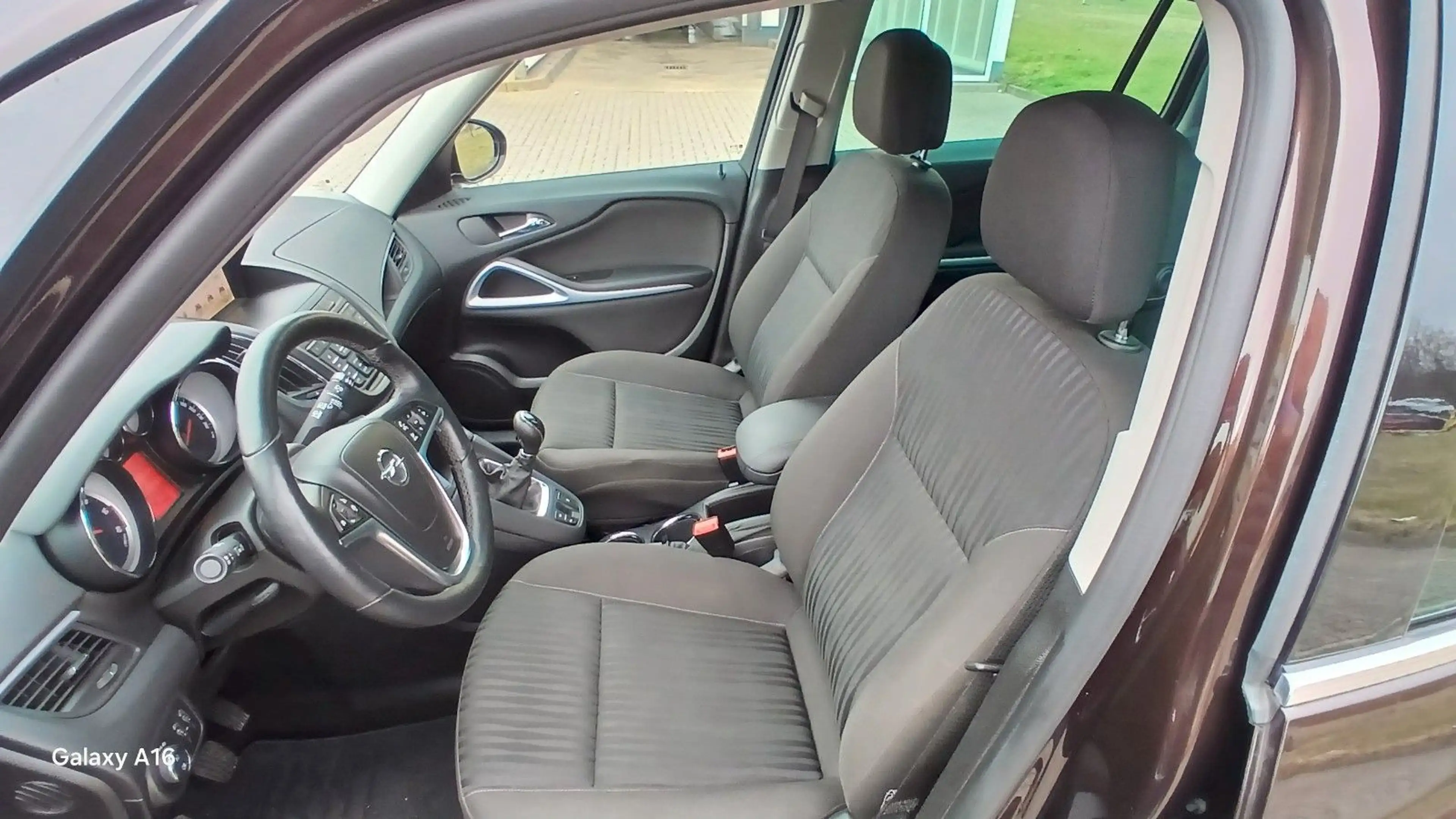 Opel Zafira C Tourer Edition — photo 12