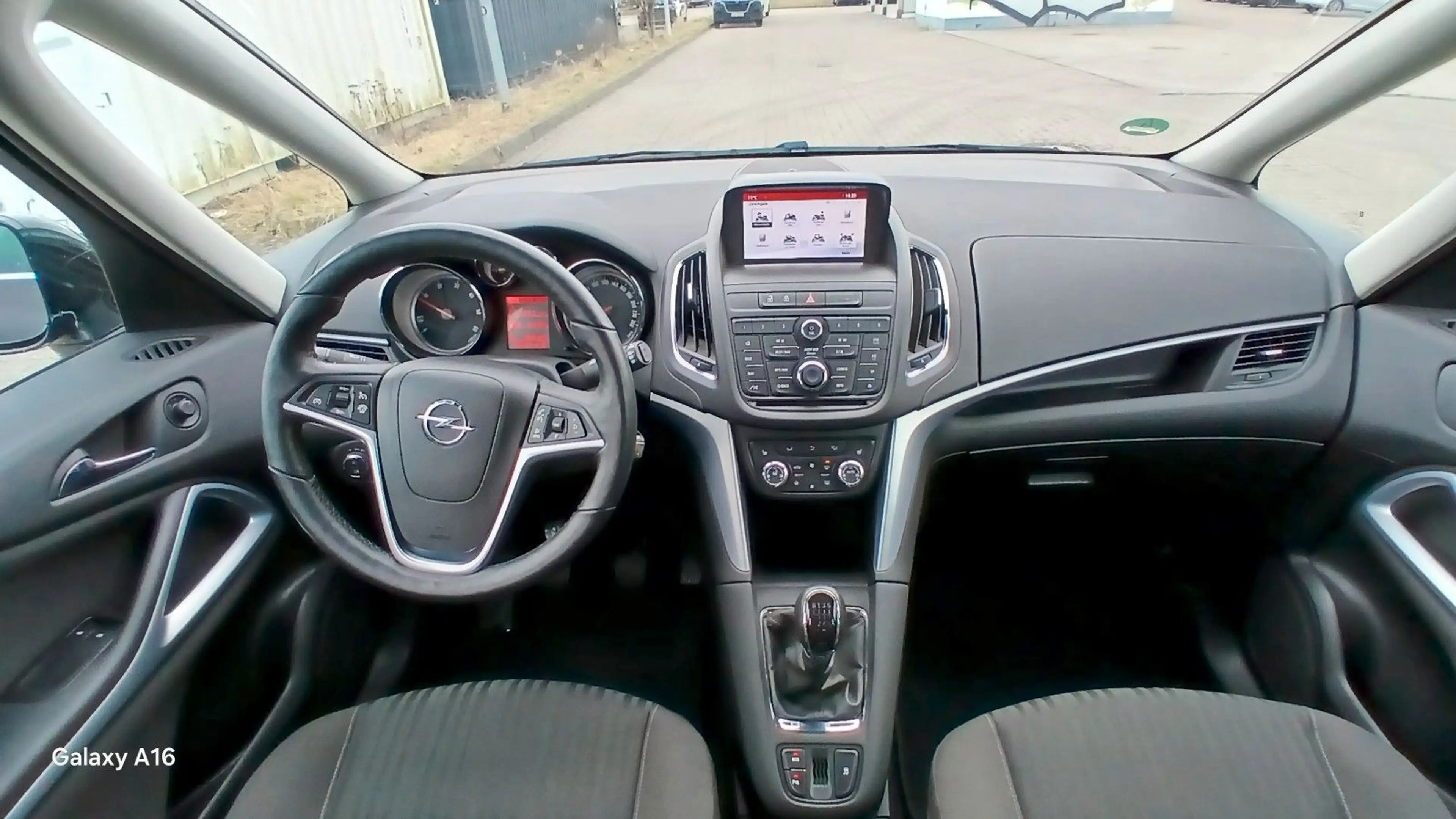 Opel Zafira C Tourer Edition — photo 13
