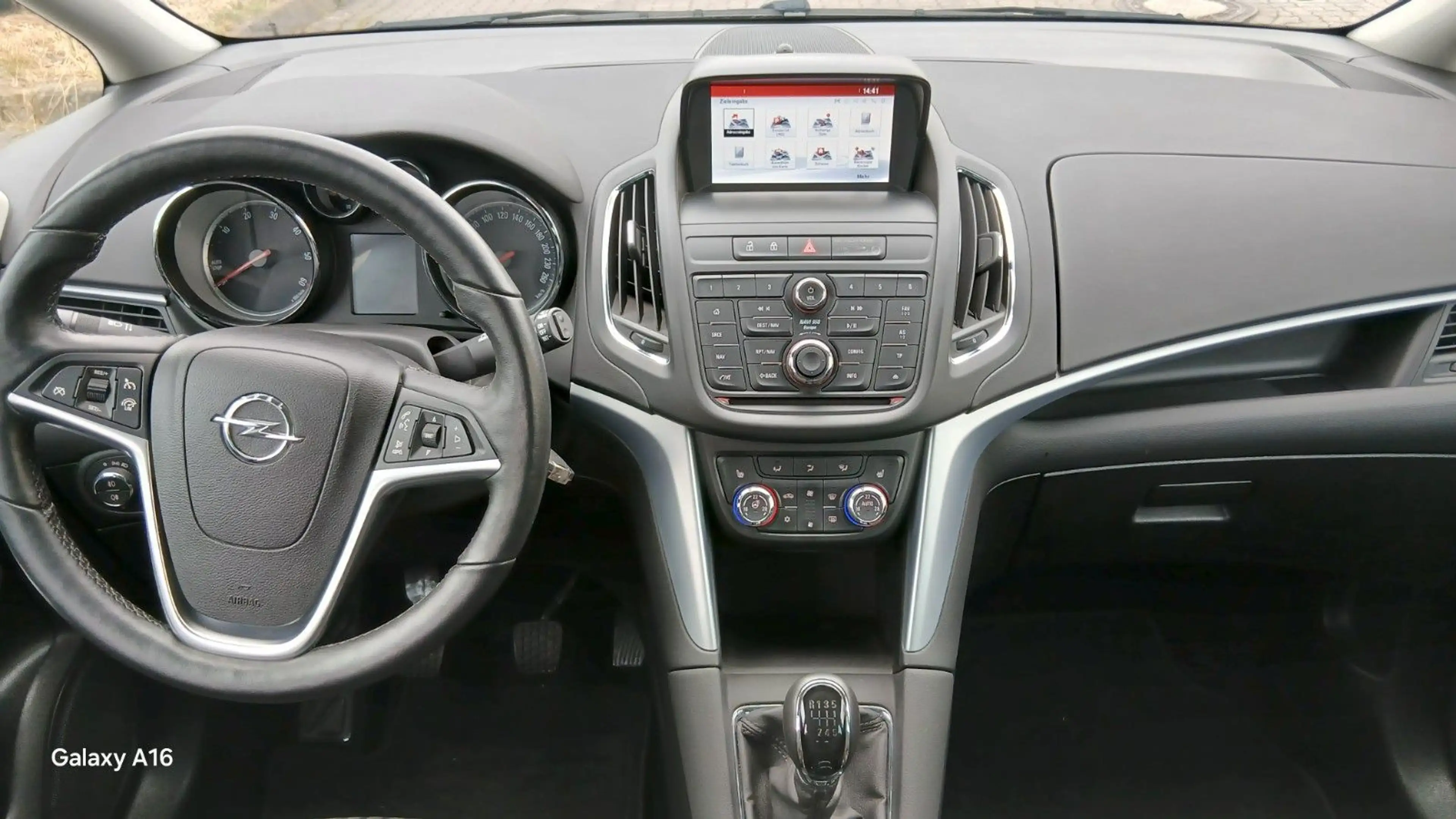 Opel Zafira C Tourer Edition — photo 15