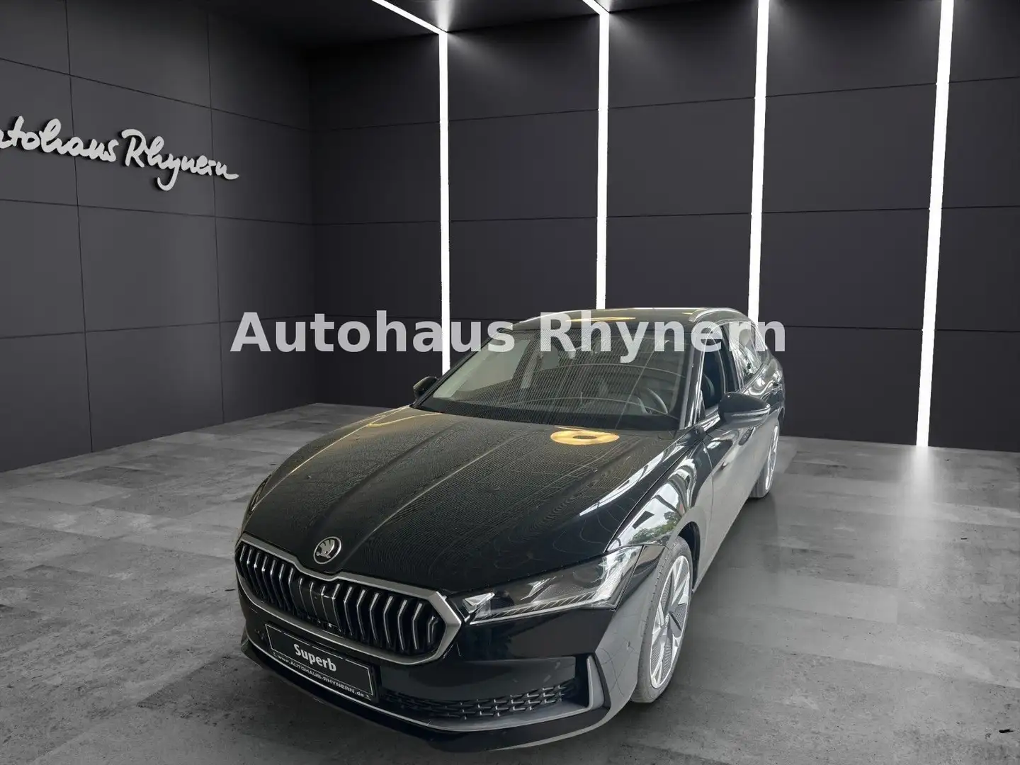 Skoda Superb Combi IV 2.0 TDI 110kW DSG Selection Schwarz - 1